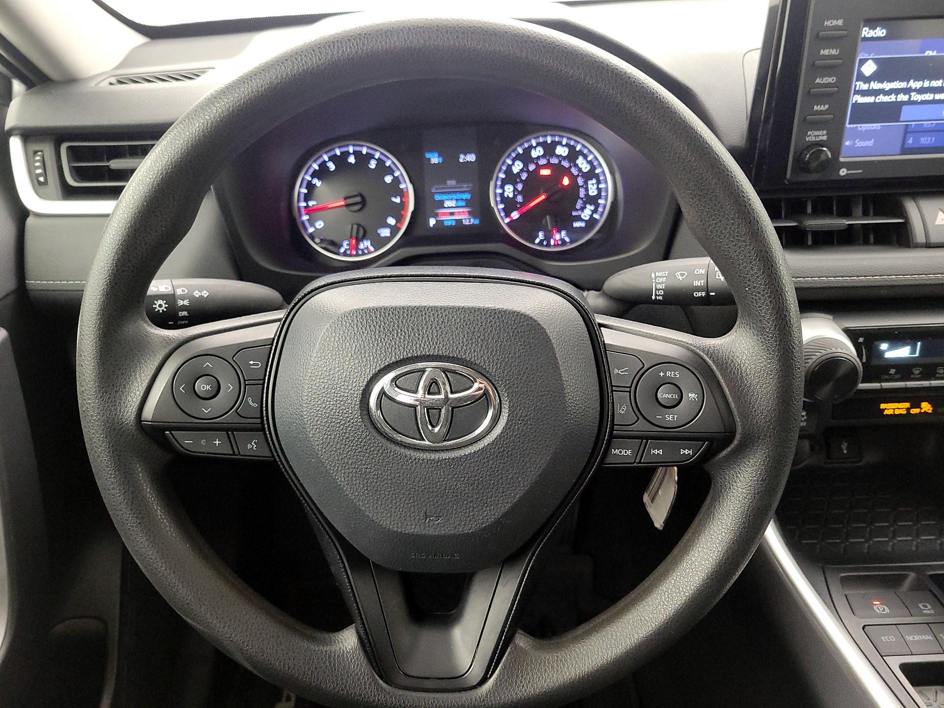 Thumbnail: 2020 Toyota RAV4 - 10