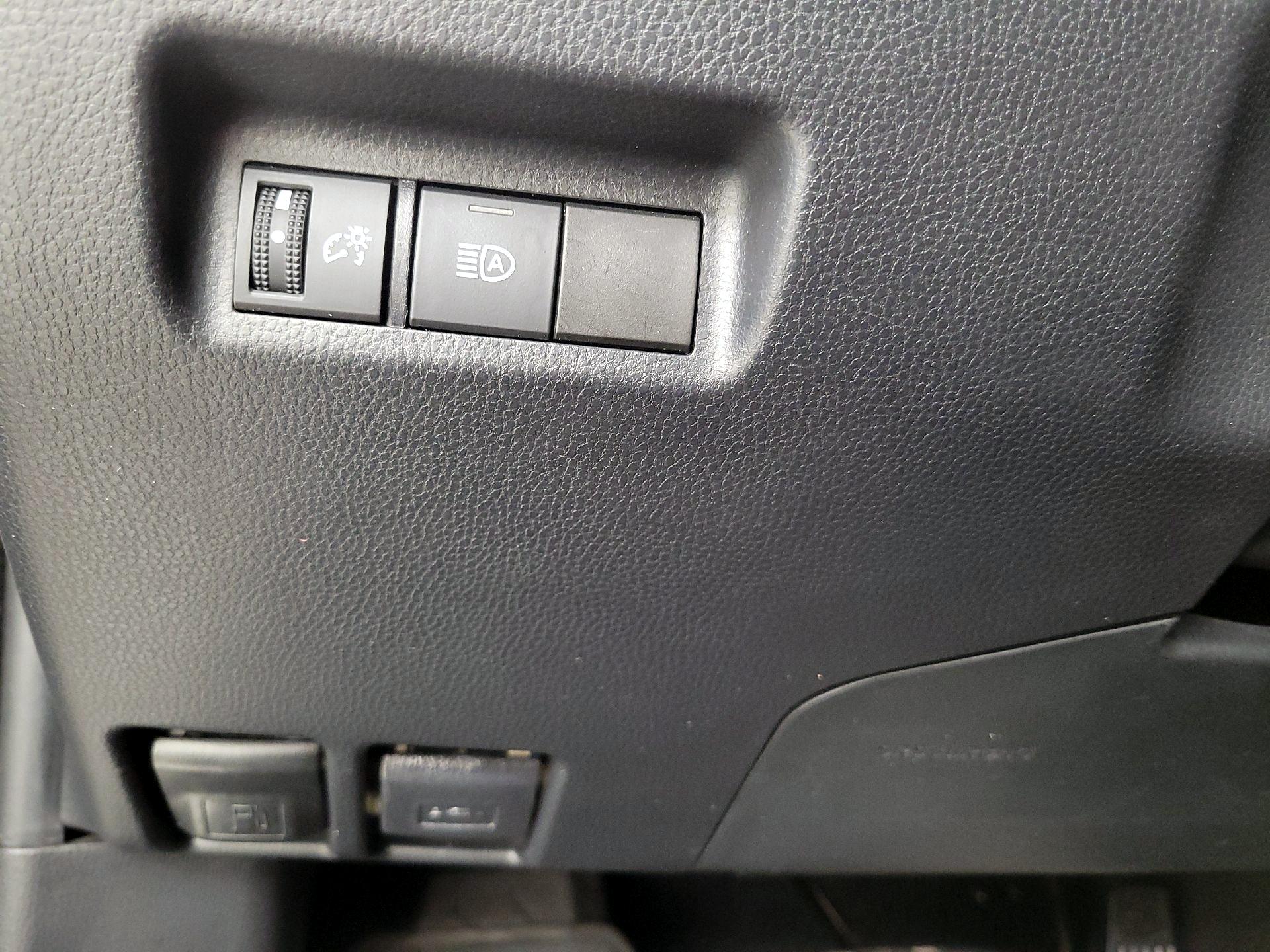 Thumbnail: 2020 Toyota RAV4 - 13