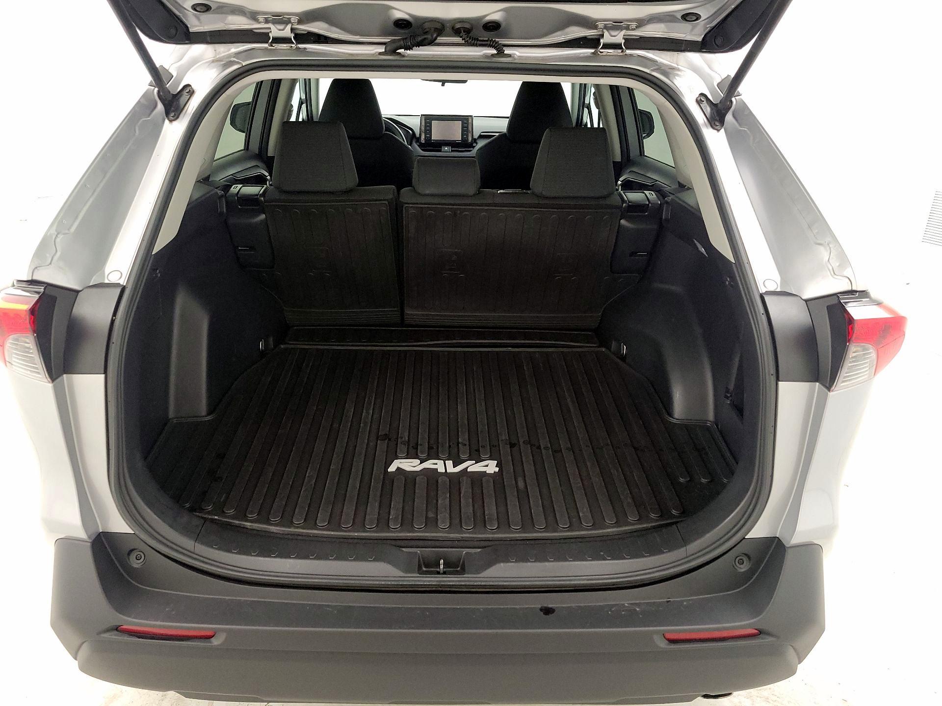 Thumbnail: 2020 Toyota RAV4 - 20