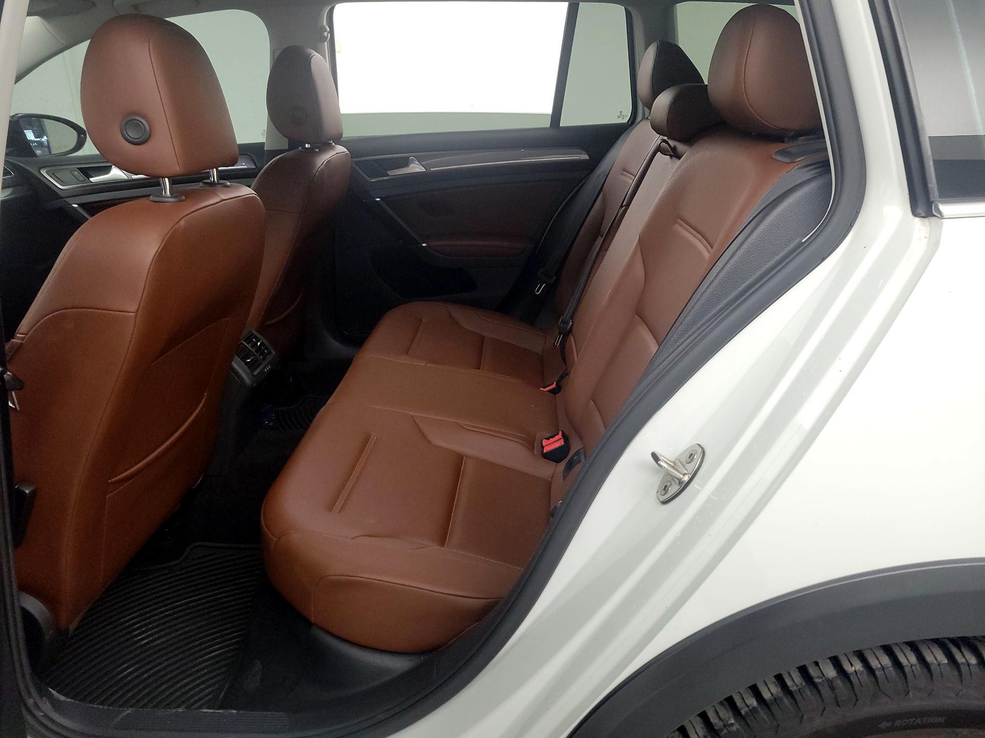 Thumbnail: 2017 Volkswagen Golf - 19