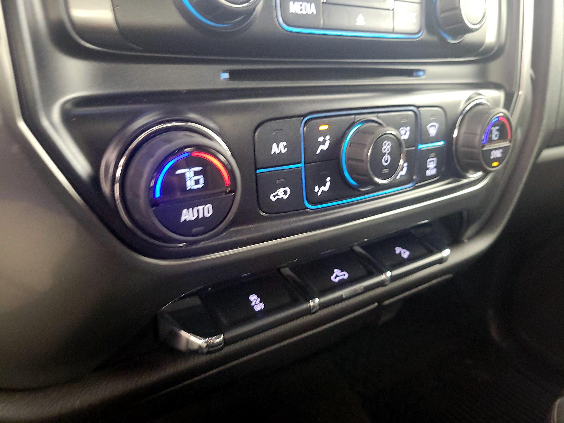 Thumbnail: 2016 Chevrolet Silverado 1500 - 17