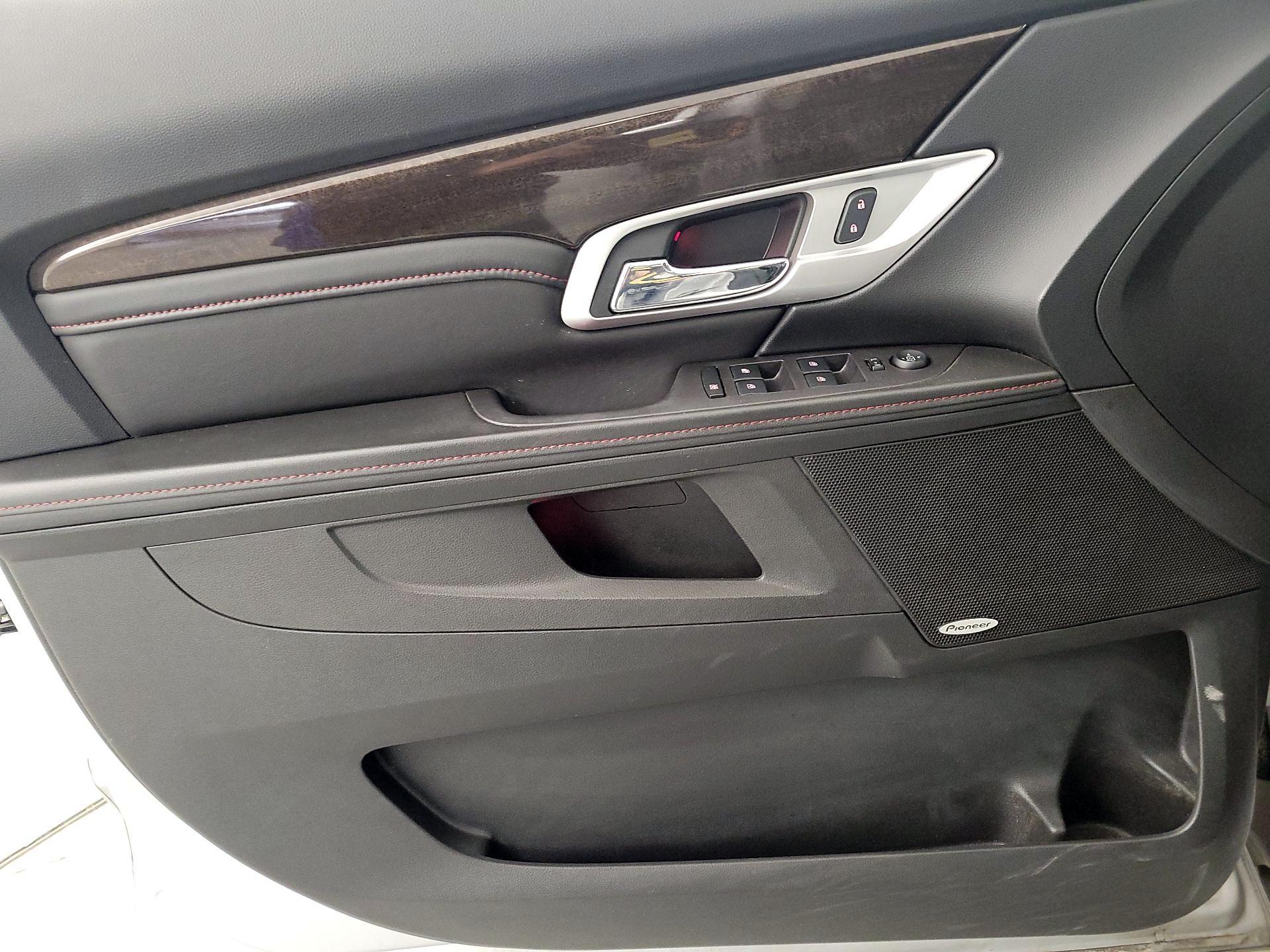 Thumbnail: 2015 GMC Terrain - 12