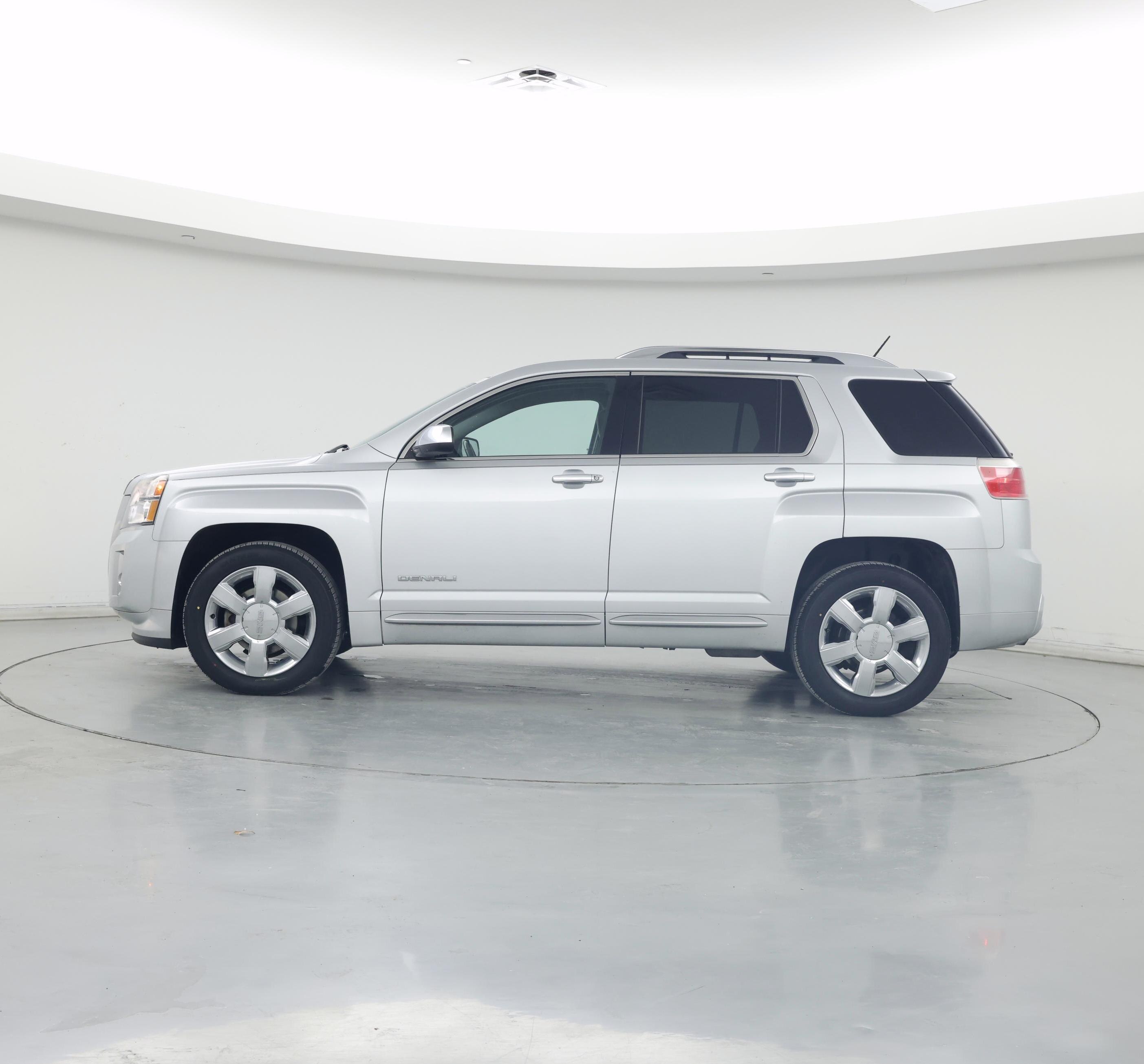 Thumbnail: 2015 GMC Terrain - 3