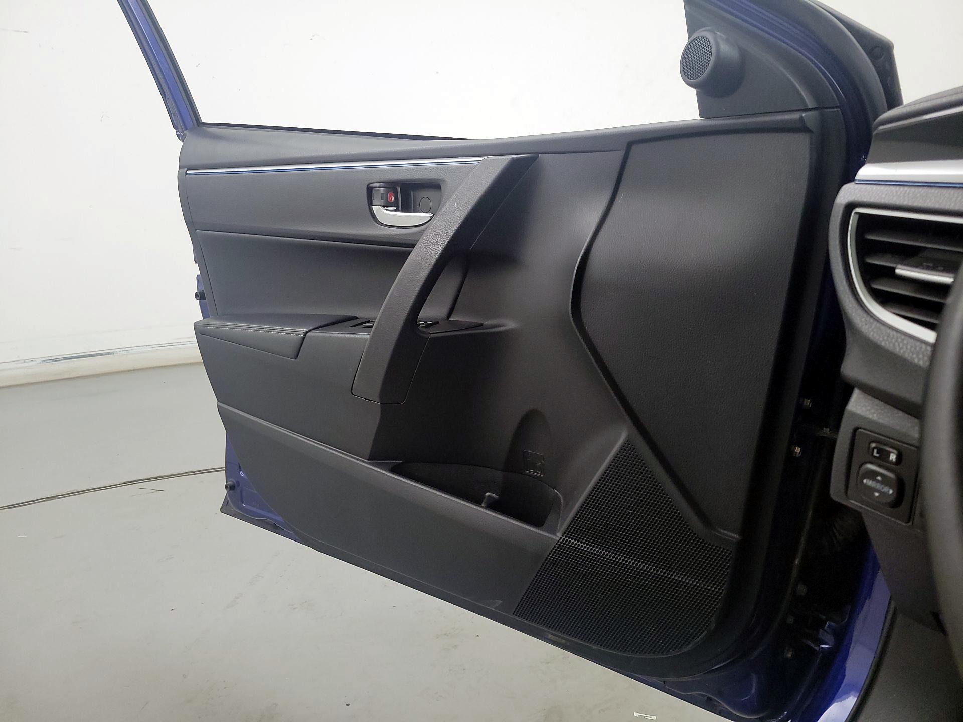 Thumbnail: 2014 Toyota Corolla - 12