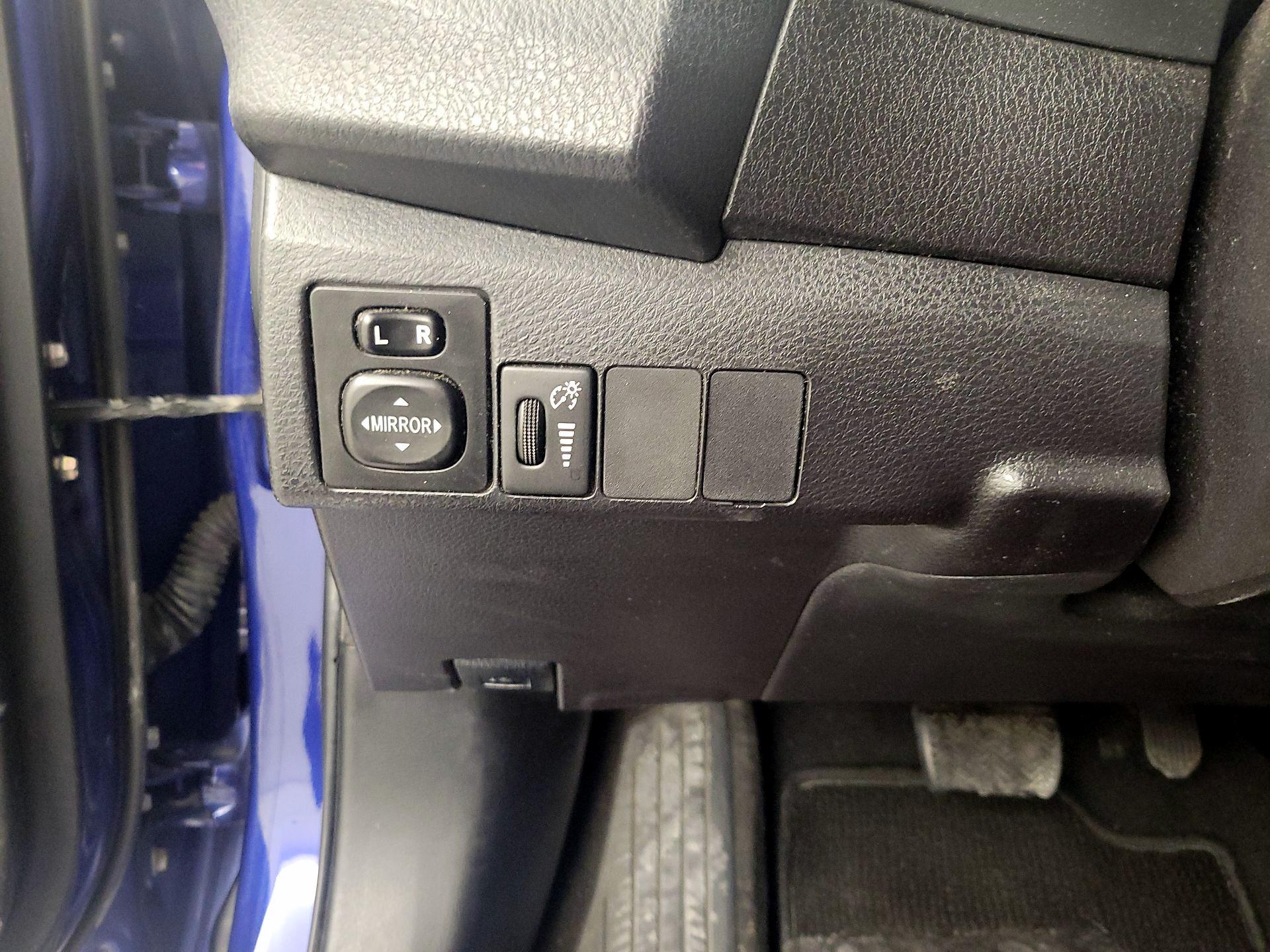 Thumbnail: 2014 Toyota Corolla - 13