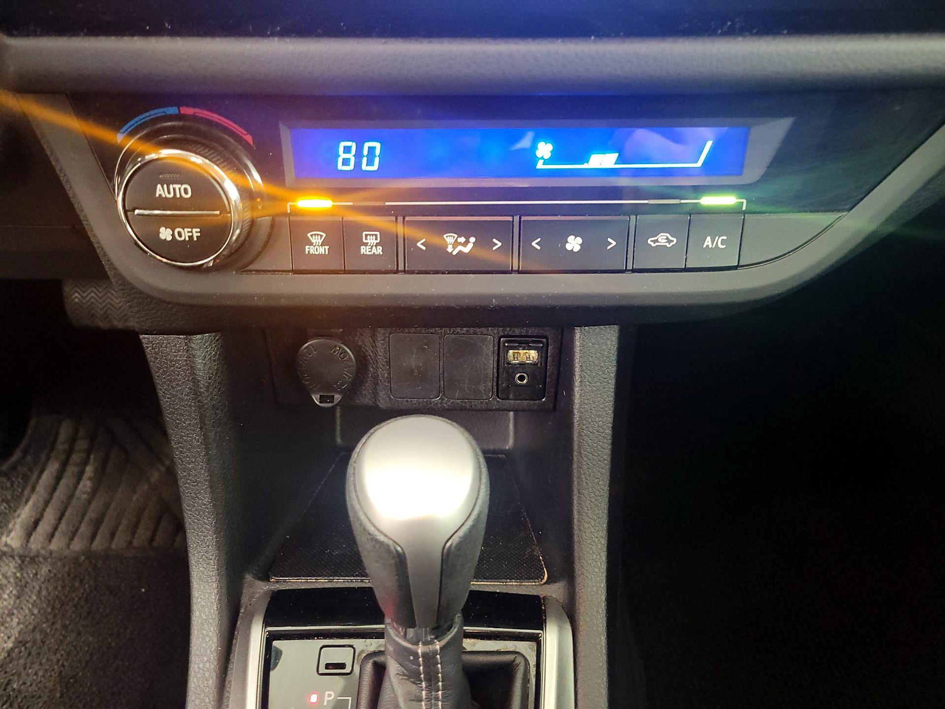 Thumbnail: 2014 Toyota Corolla - 16