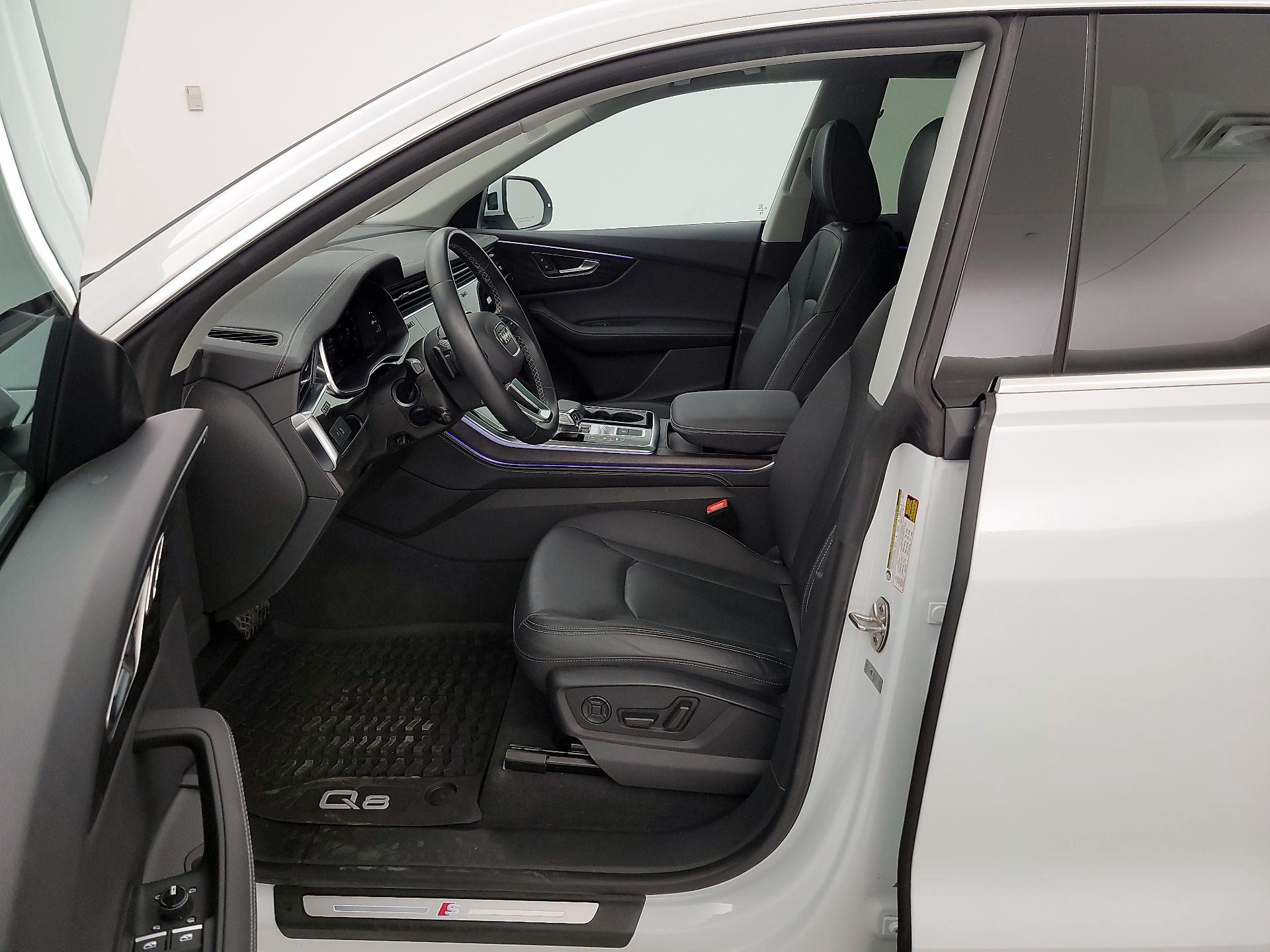 Thumbnail: 2023 Audi Q8 - 11