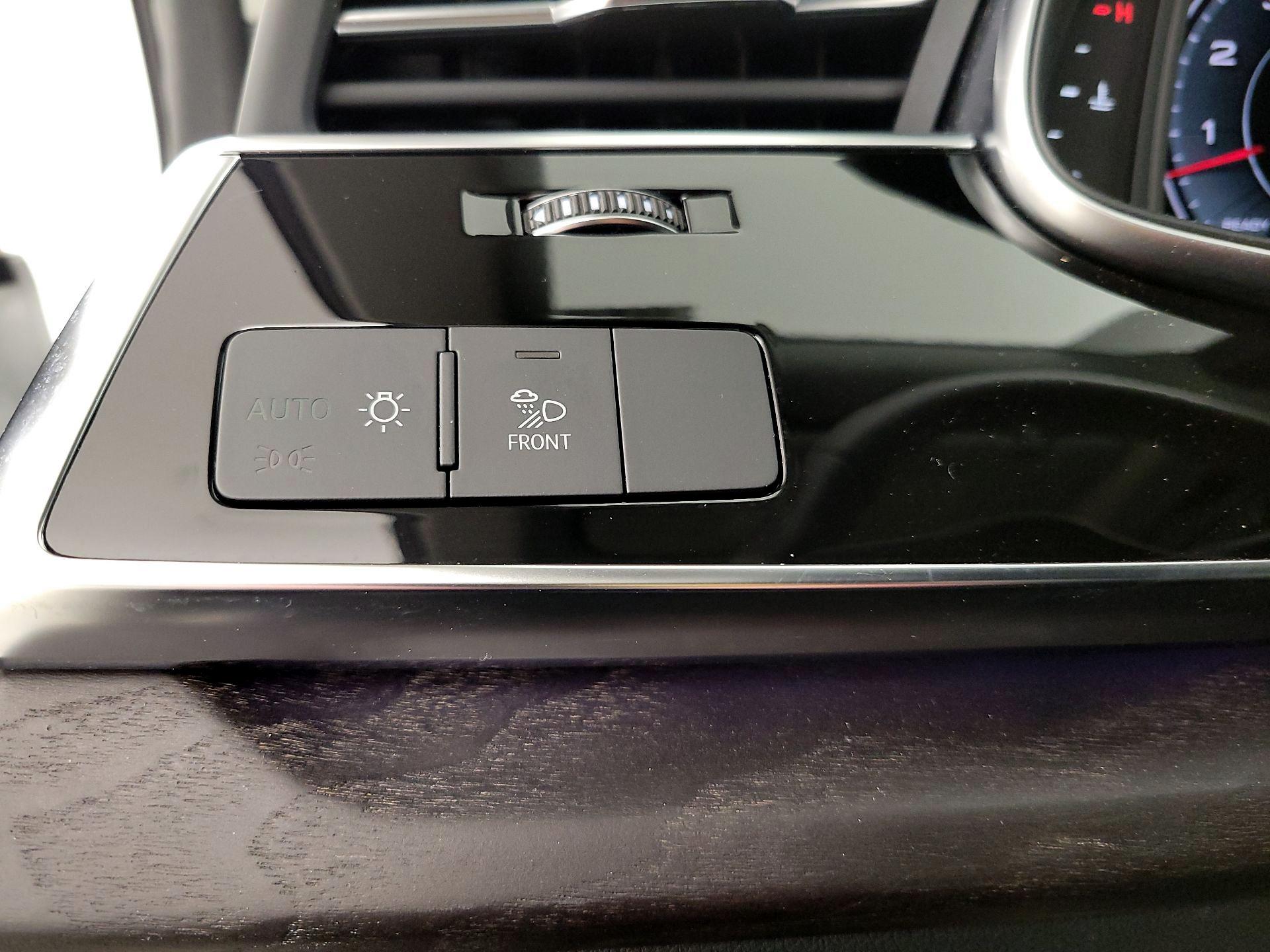 Thumbnail: 2023 Audi Q8 - 13