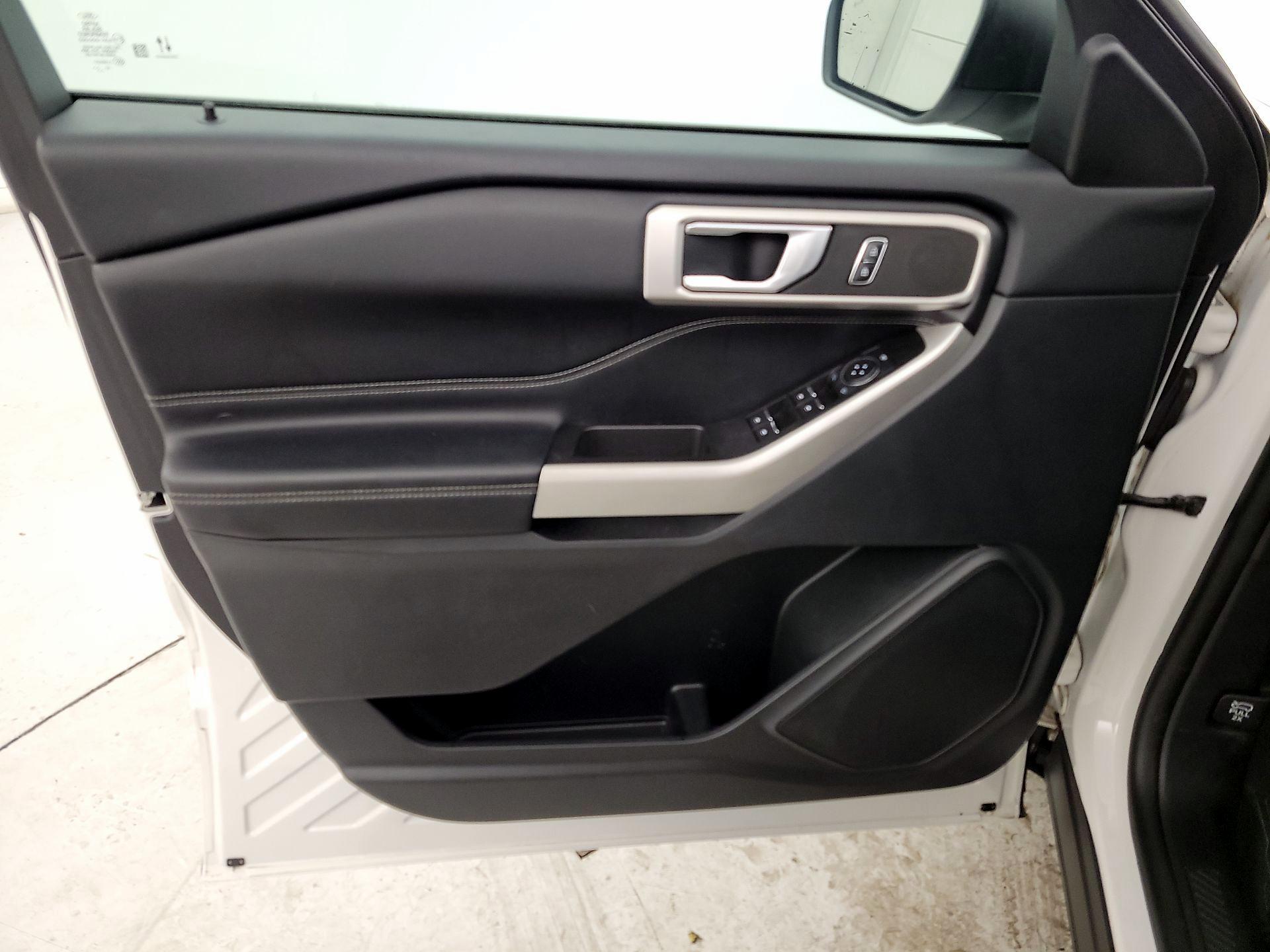 Thumbnail: 2022 Ford Explorer - 12