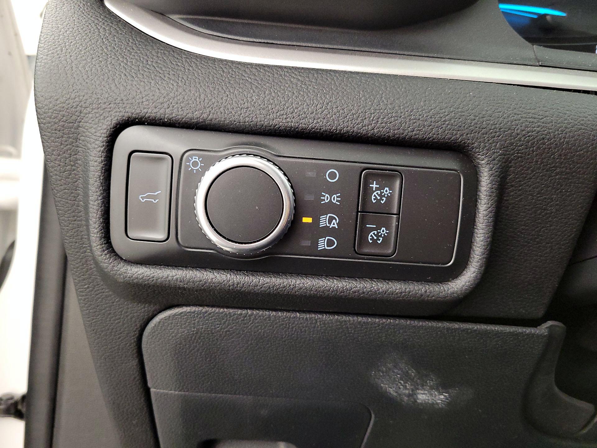 Thumbnail: 2022 Ford Explorer - 13