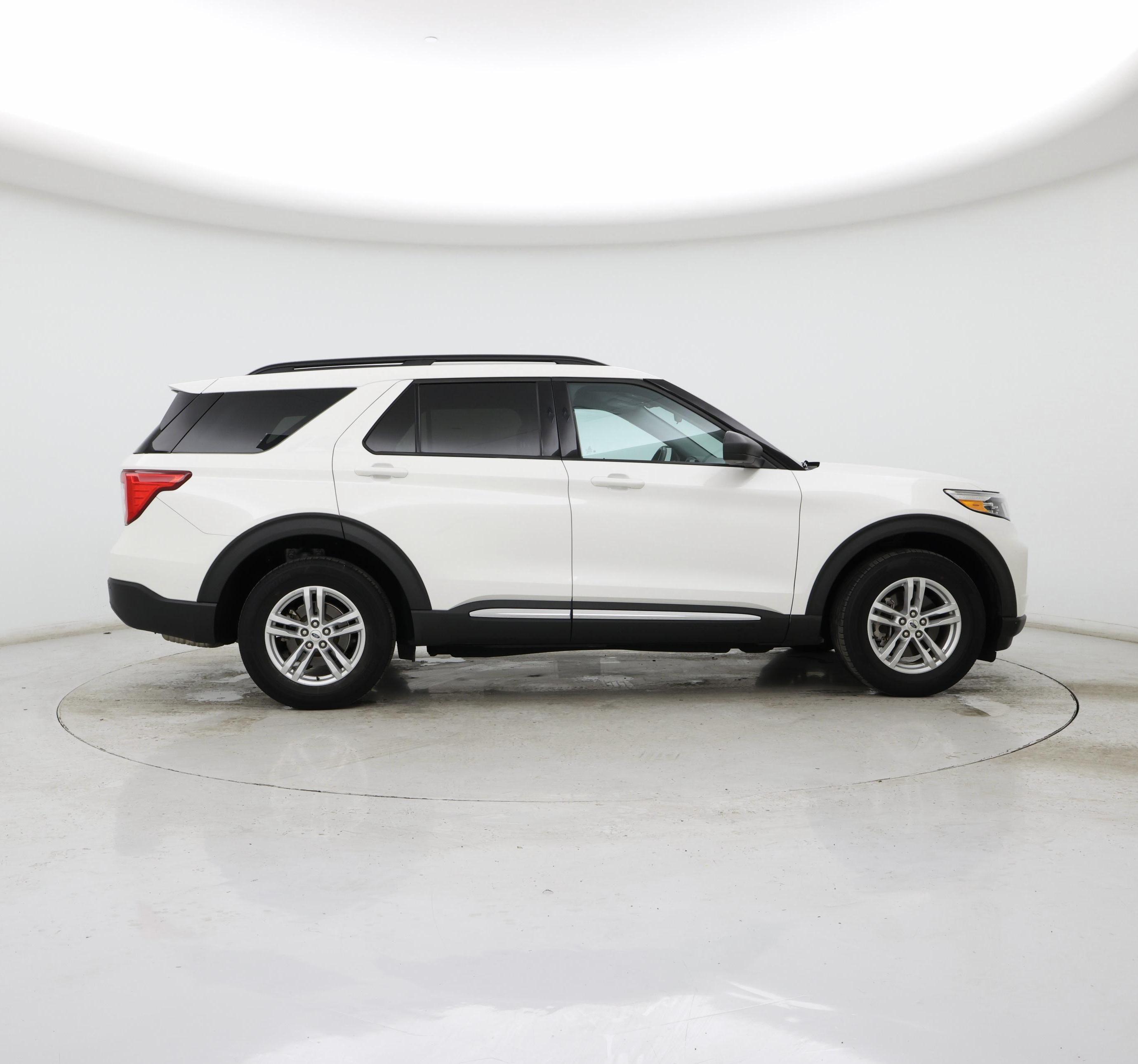 Thumbnail: 2022 Ford Explorer - 7