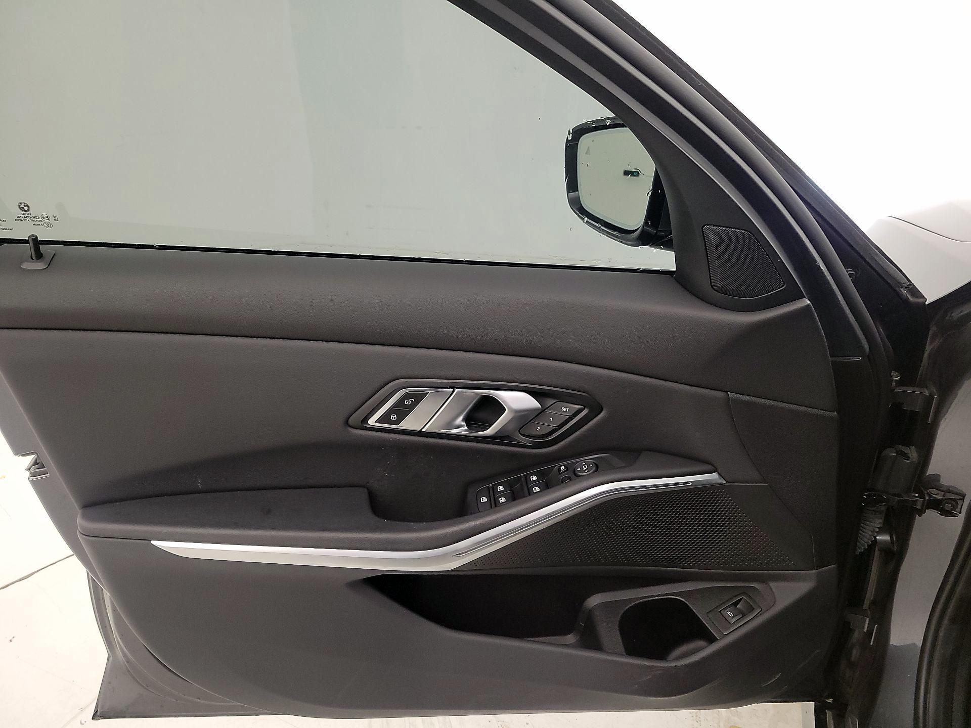 Thumbnail: 2022 BMW 3 Series - 12