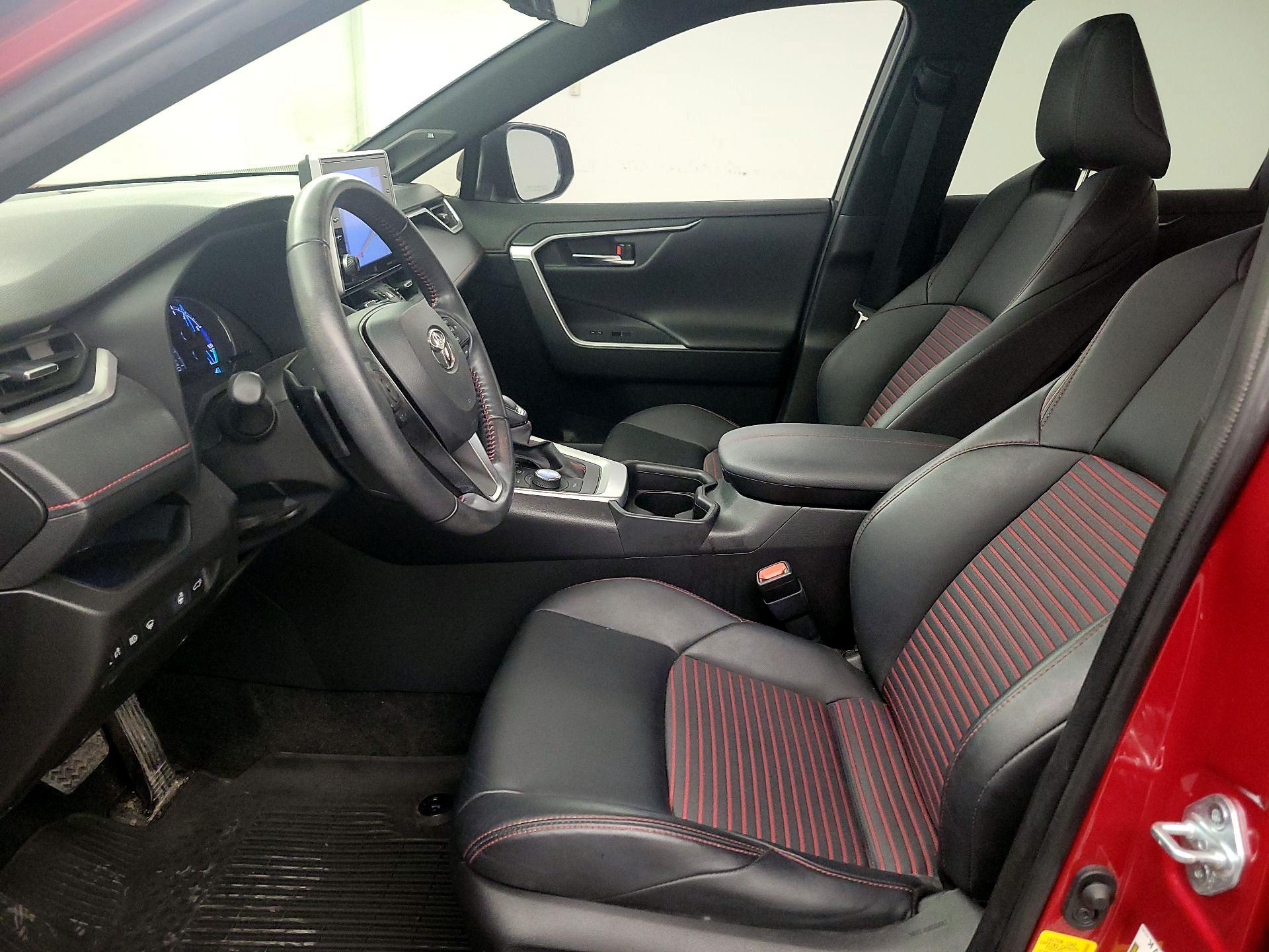 Thumbnail: 2021 Toyota RAV4 - 11