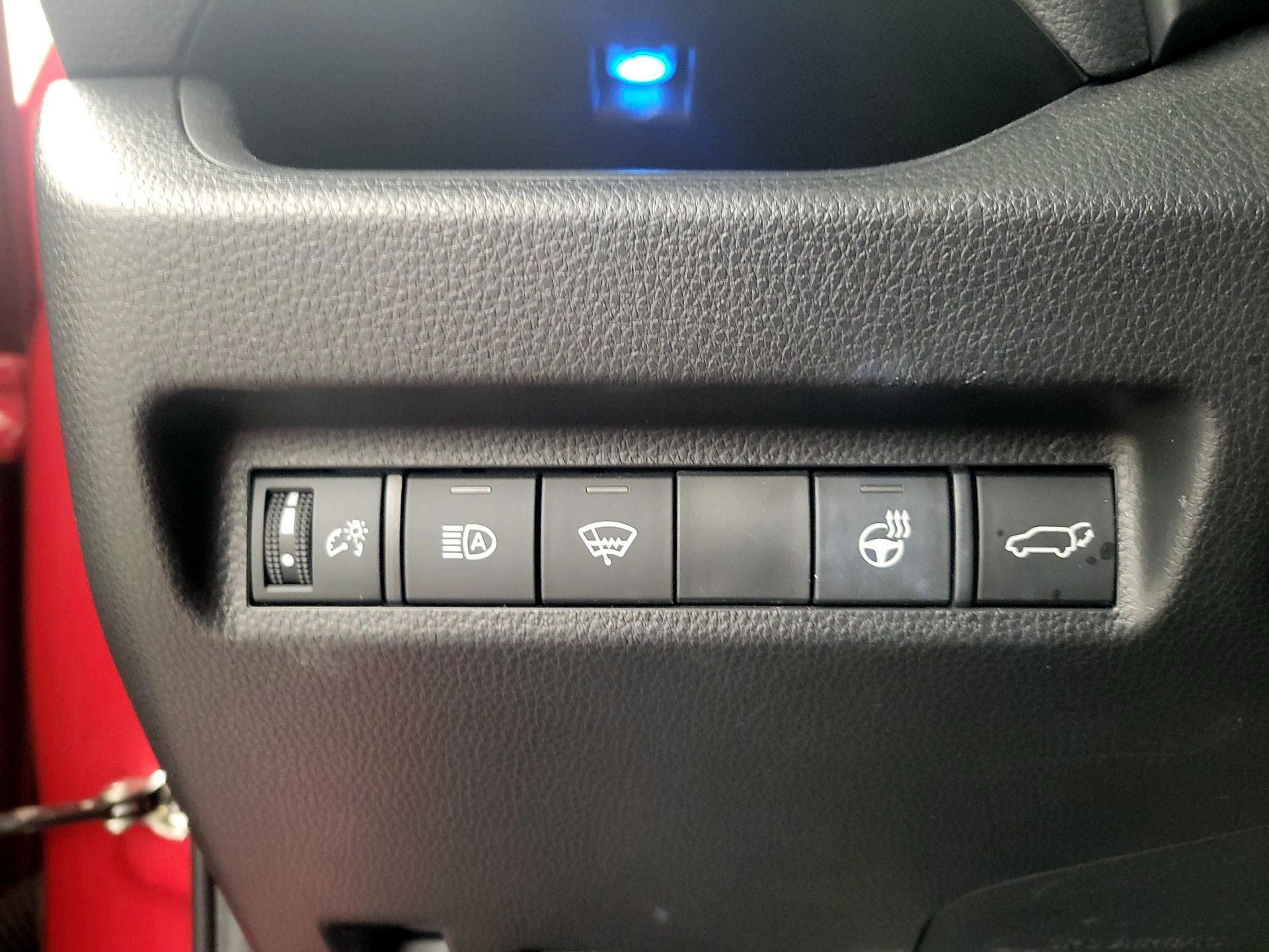 Thumbnail: 2021 Toyota RAV4 - 13