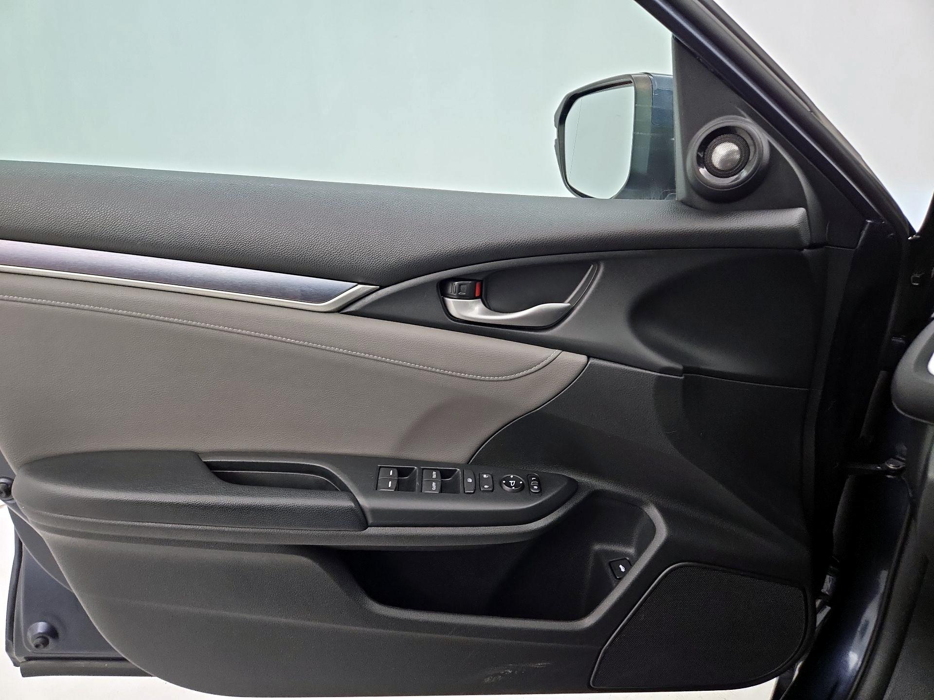 Thumbnail: 2016 Honda Civic - 12