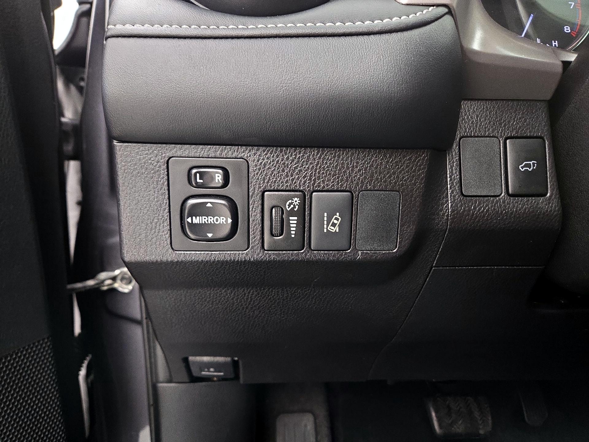 Thumbnail: 2017 Toyota RAV4 - 13