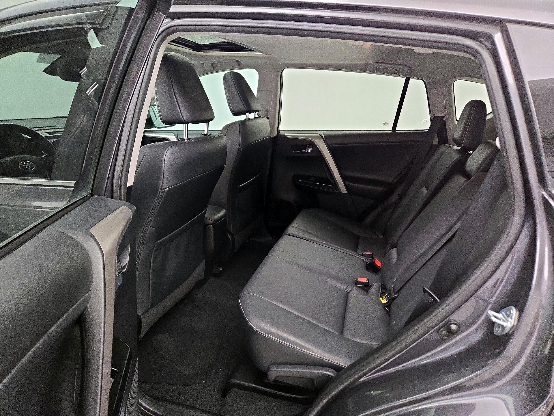 Thumbnail: 2017 Toyota RAV4 - 20