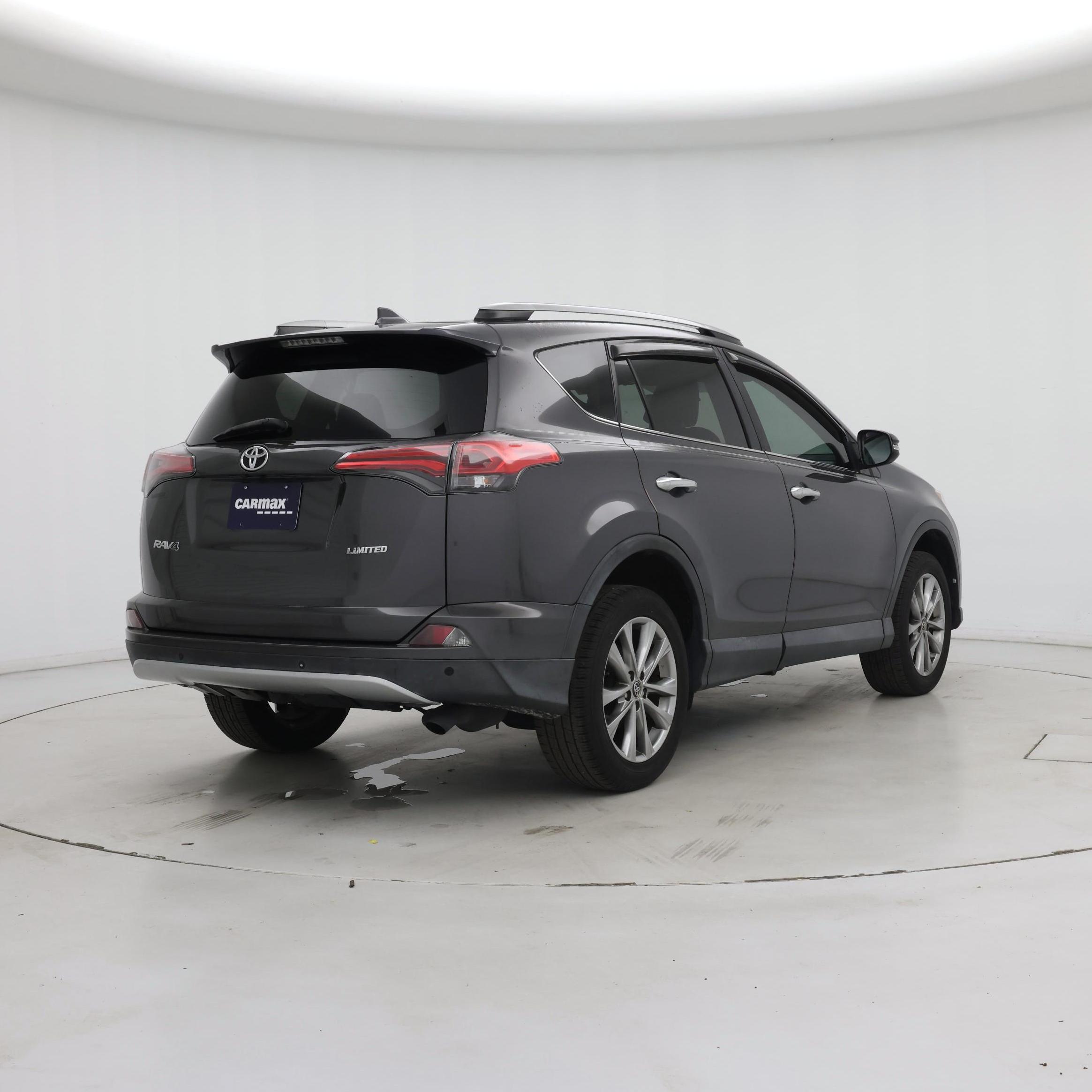 Thumbnail: 2017 Toyota RAV4 - 8