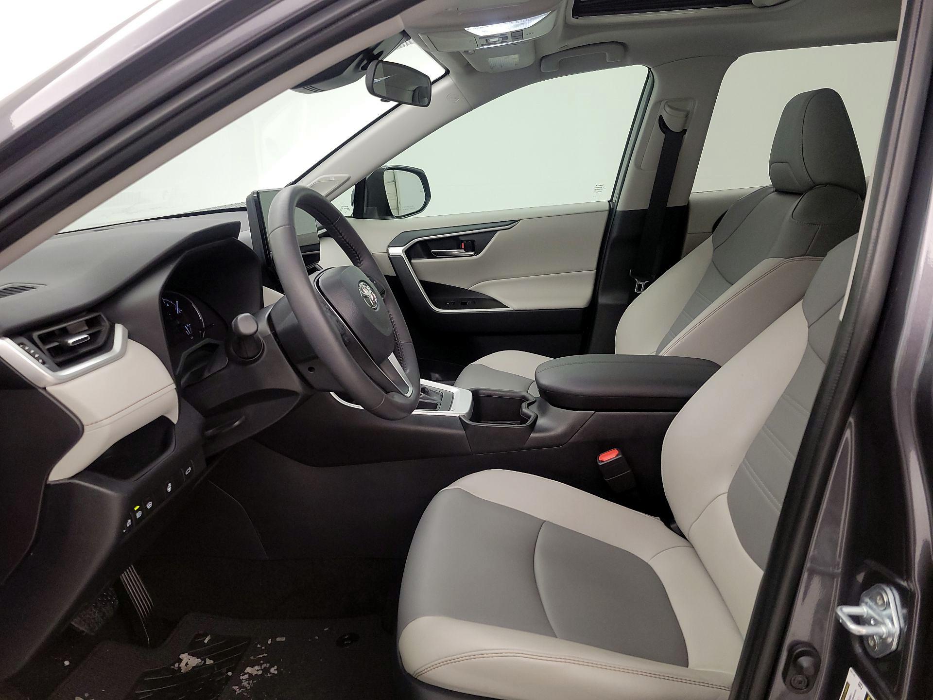 Thumbnail: 2024 Toyota RAV4 - 11