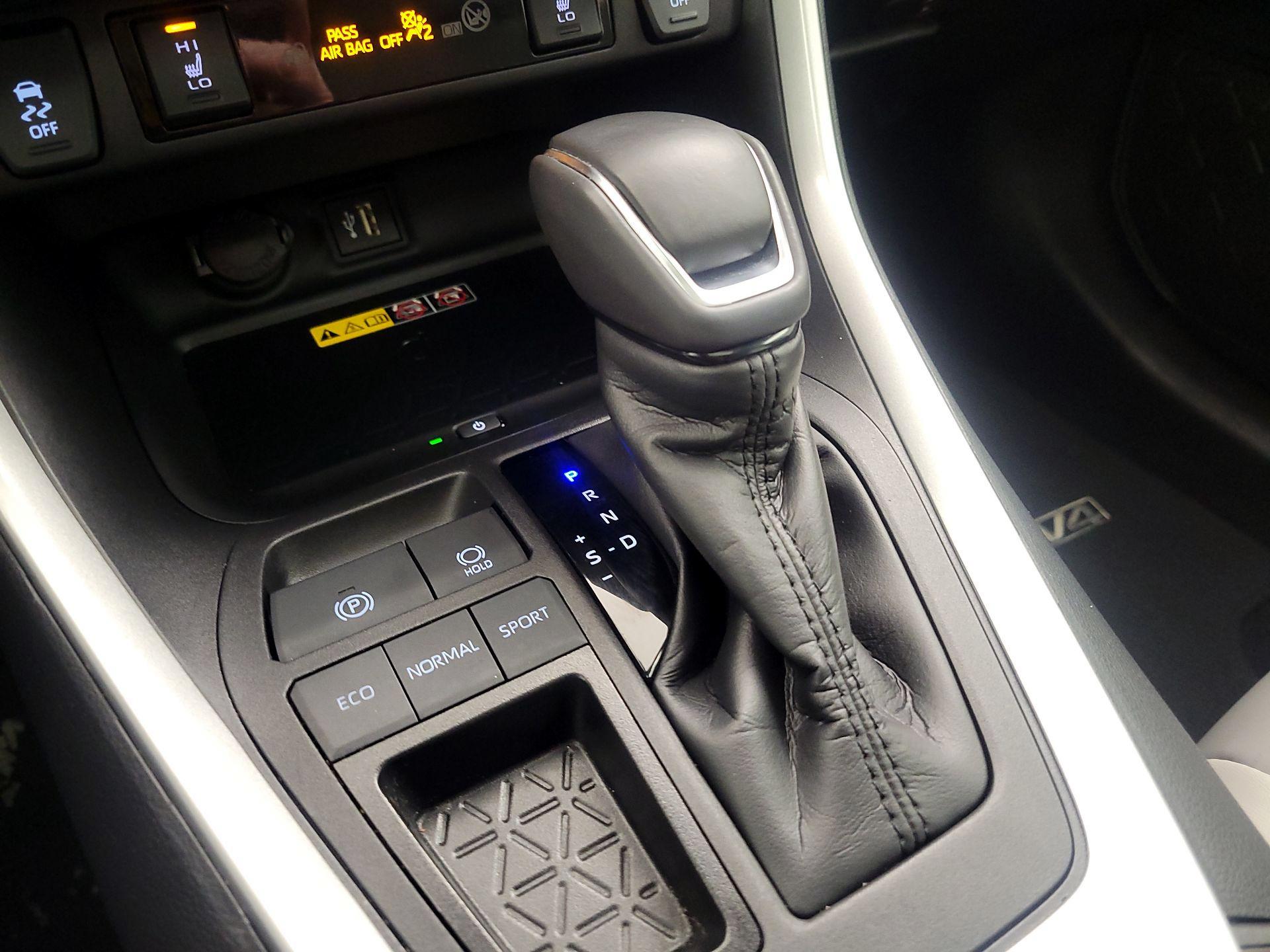 Thumbnail: 2024 Toyota RAV4 - 17