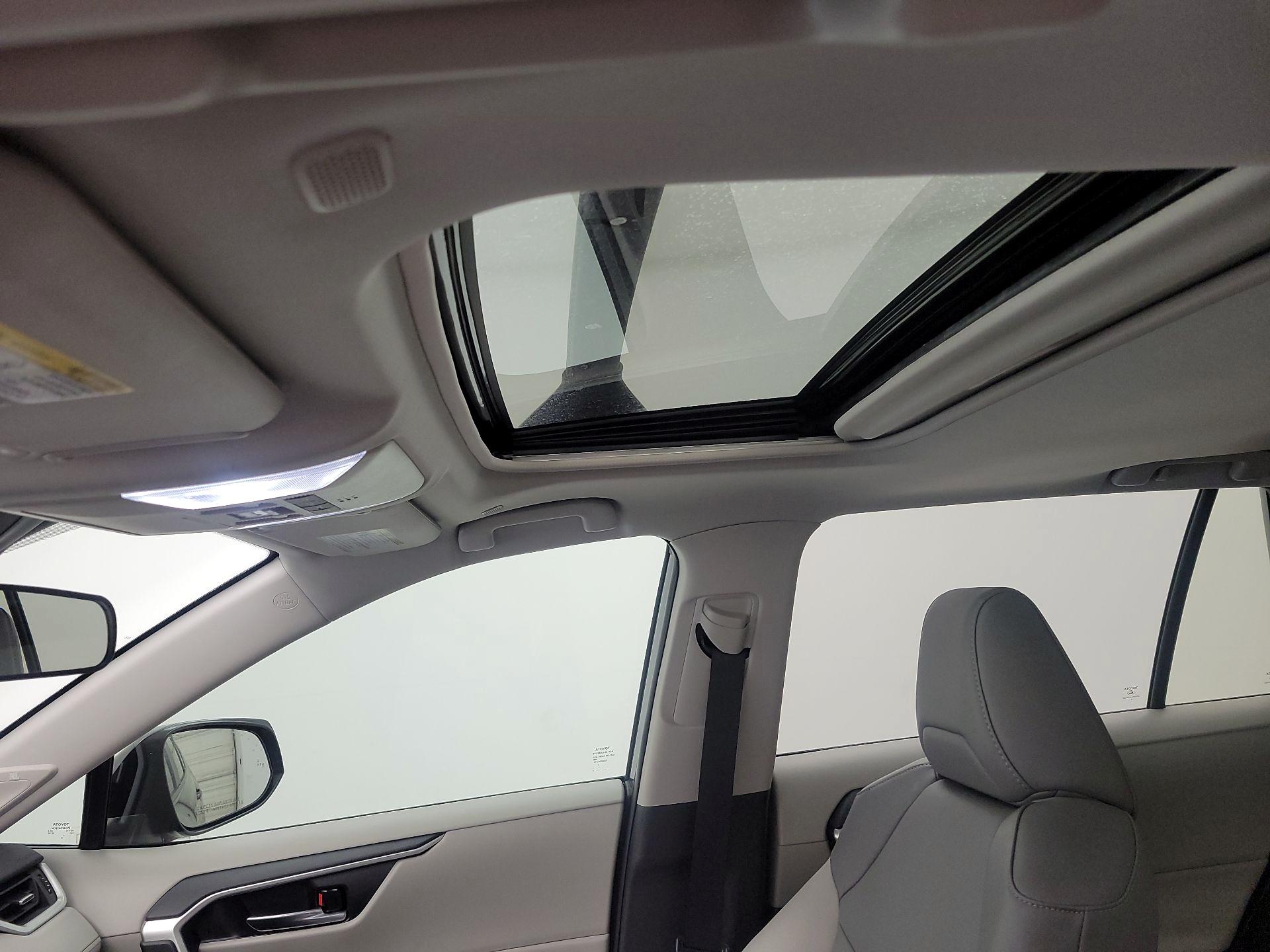 Thumbnail: 2024 Toyota RAV4 - 18