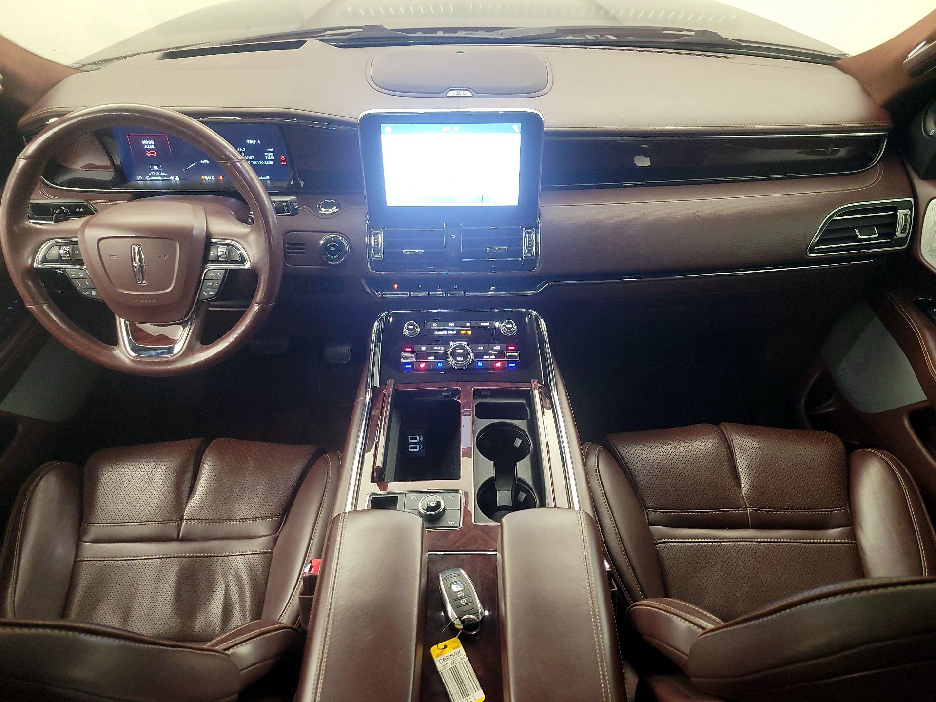 Thumbnail: 2019 Lincoln Navigator L - 9