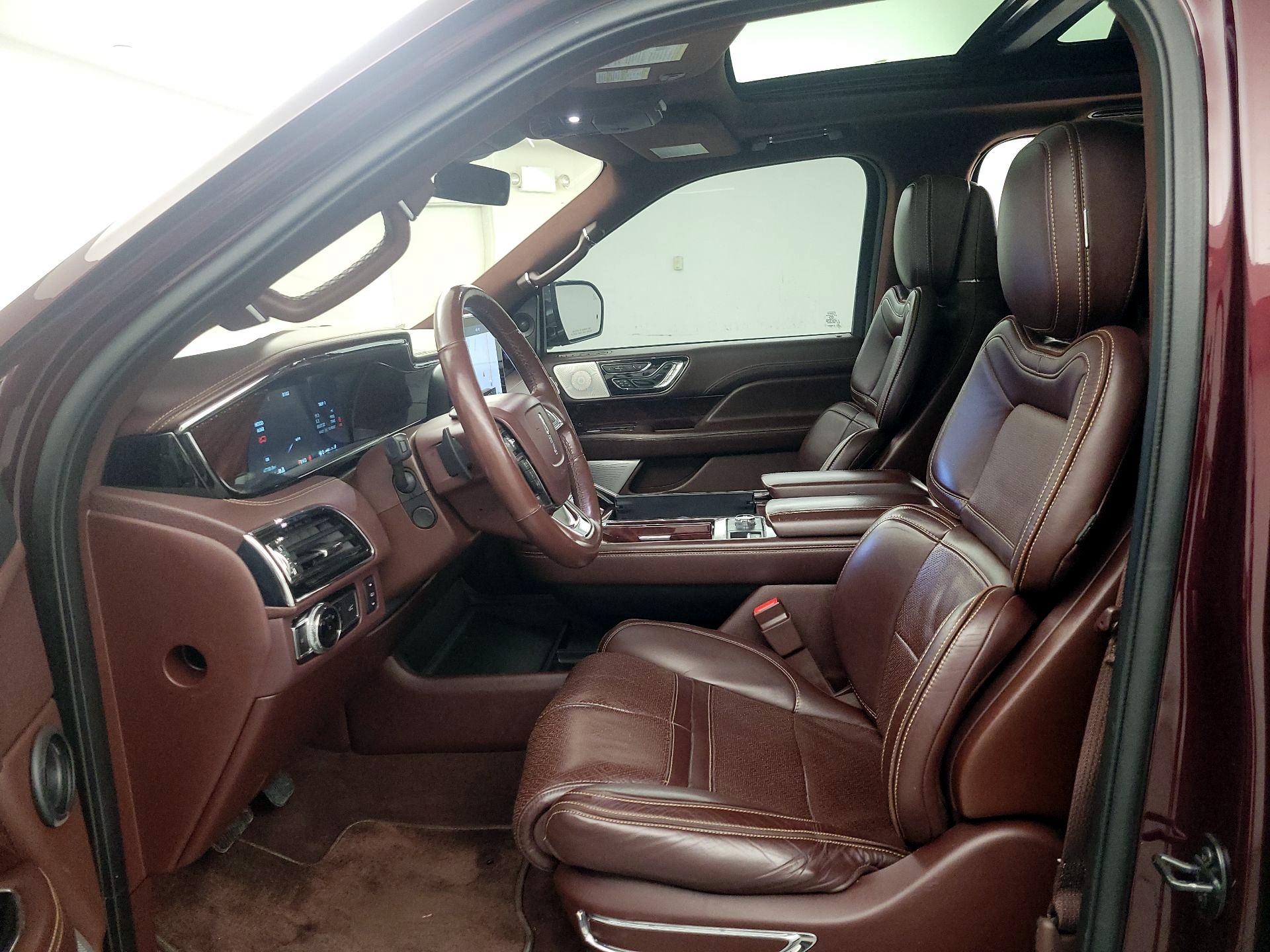 Thumbnail: 2019 Lincoln Navigator L - 11