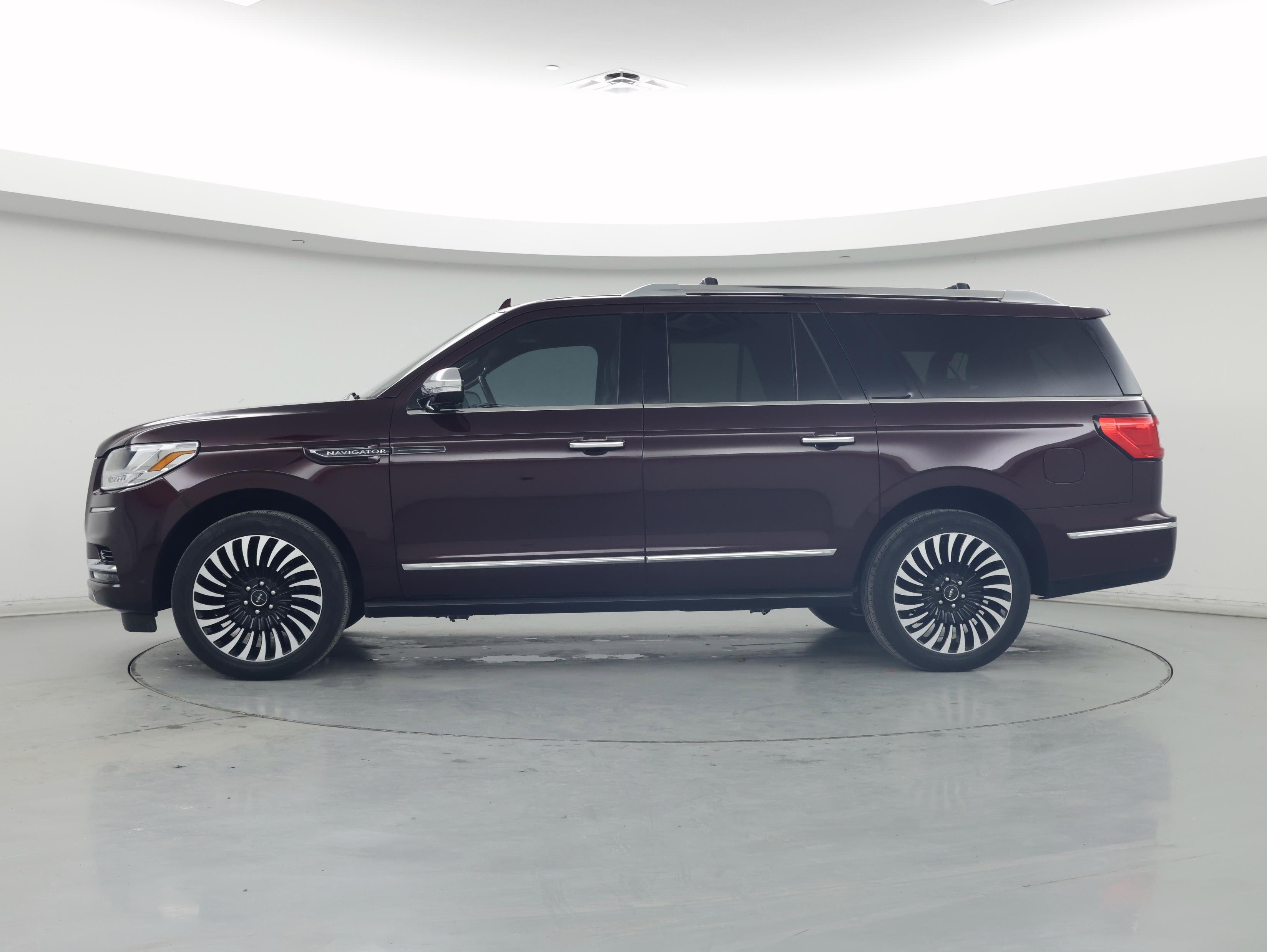 Thumbnail: 2019 Lincoln Navigator L - 3