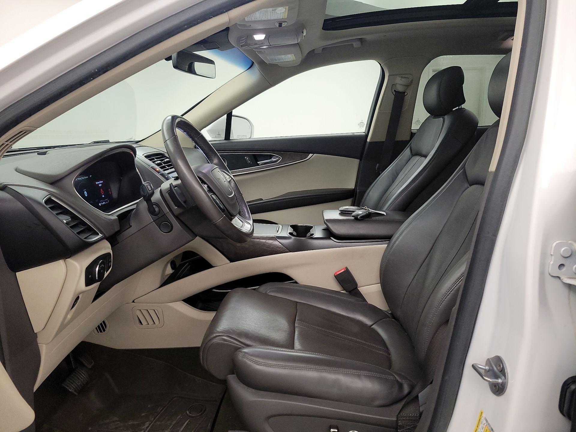 Thumbnail: 2019 Lincoln Nautilus - 11