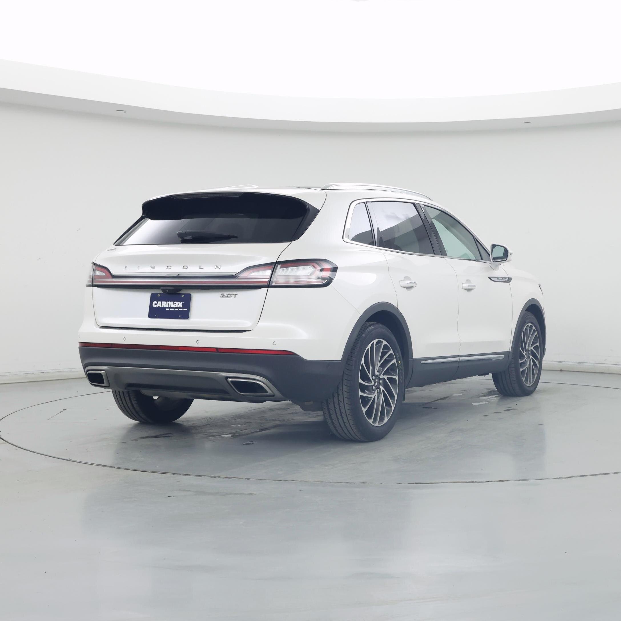 Thumbnail: 2019 Lincoln Nautilus - 8