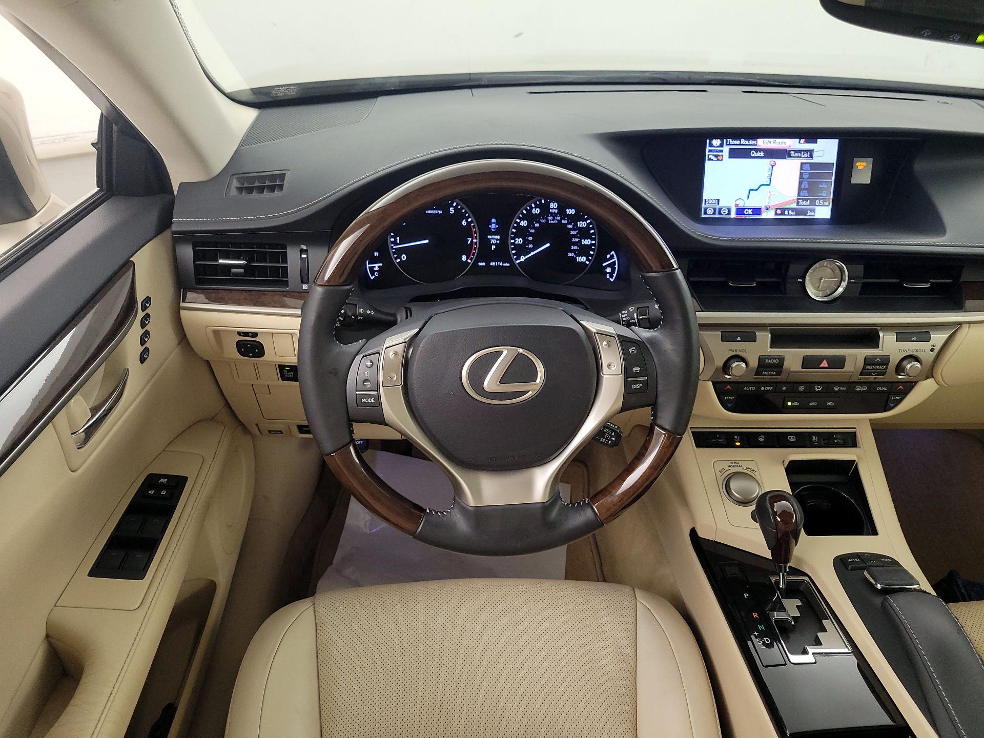 Thumbnail: 2015 Lexus ES - 10