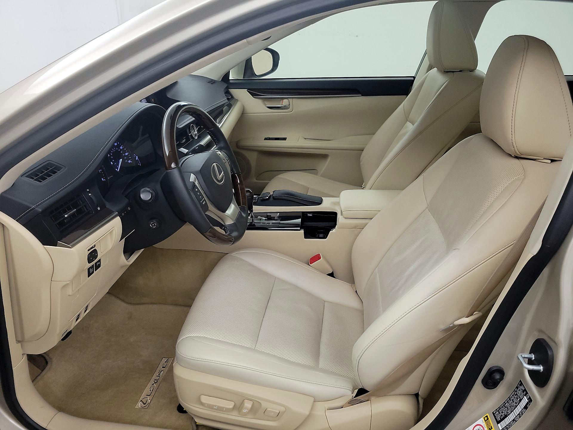 Thumbnail: 2015 Lexus ES - 11