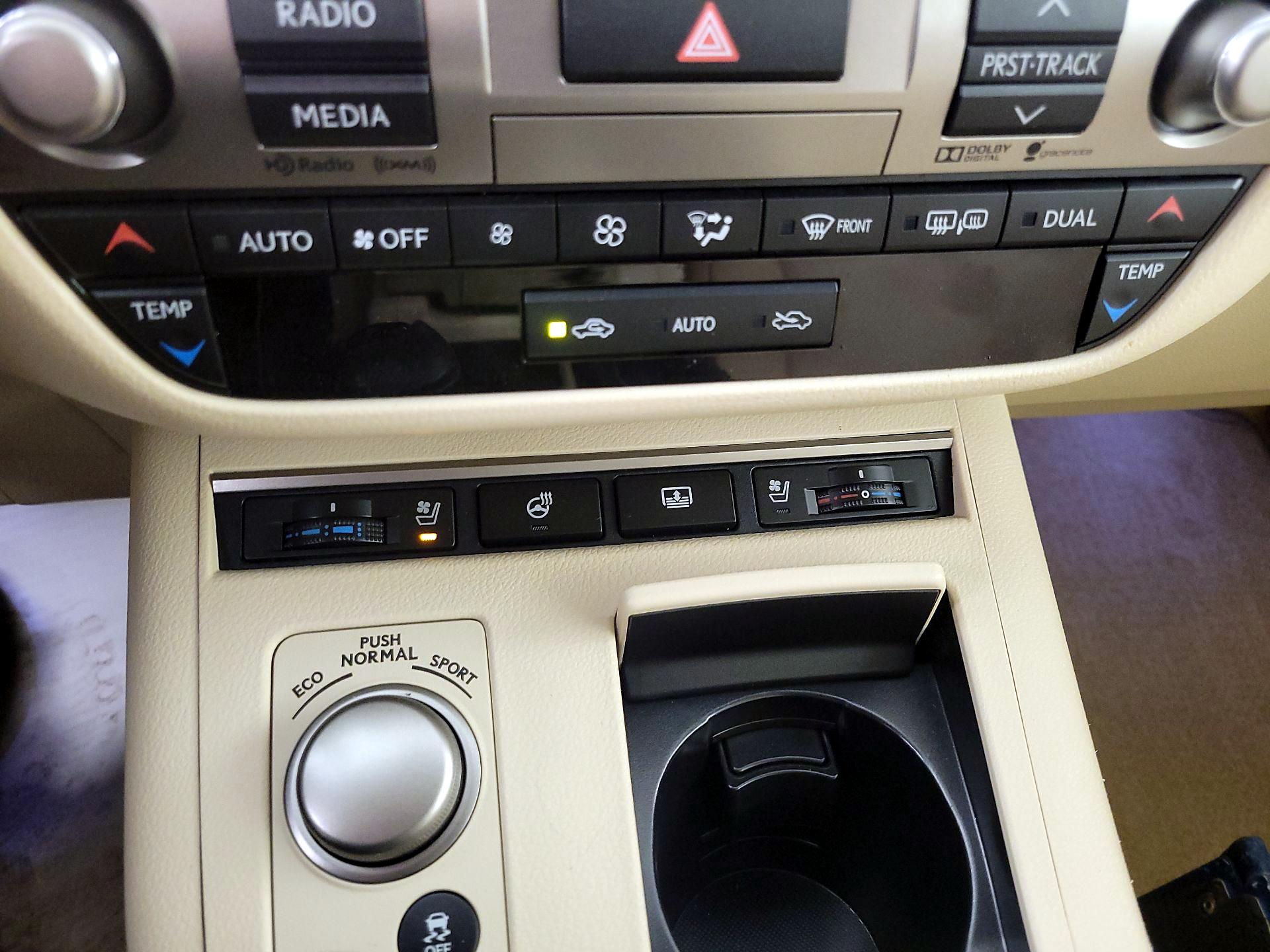 Thumbnail: 2015 Lexus ES - 17