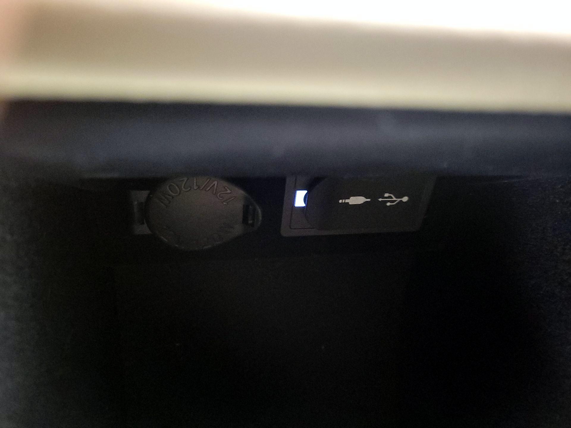 Thumbnail: 2015 Lexus ES - 19