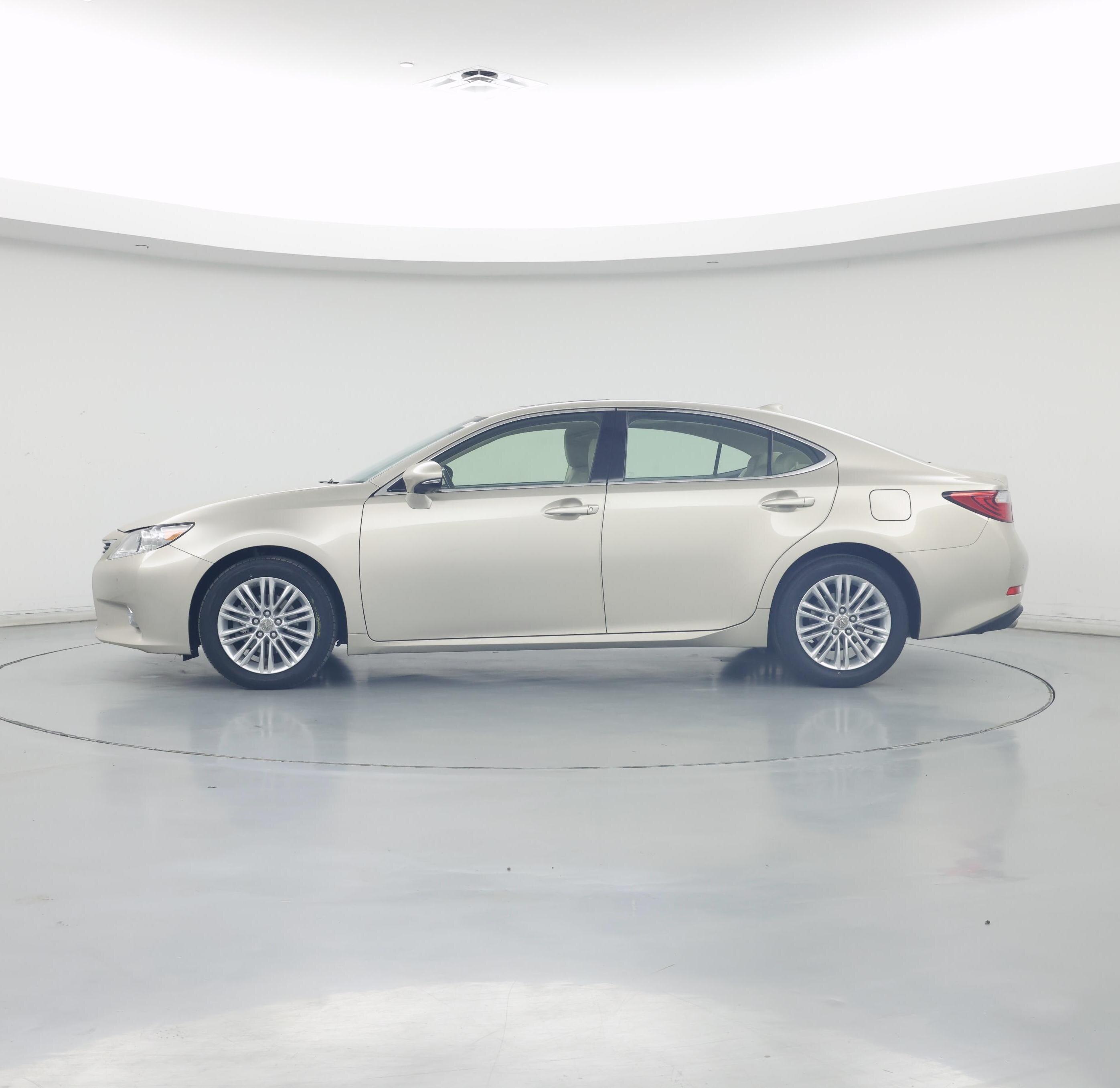 Thumbnail: 2015 Lexus ES - 3