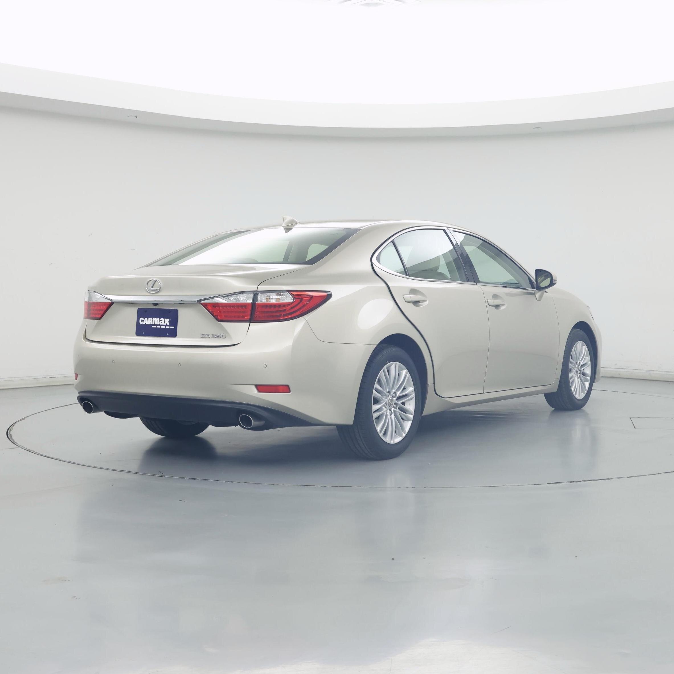 Thumbnail: 2015 Lexus ES - 8