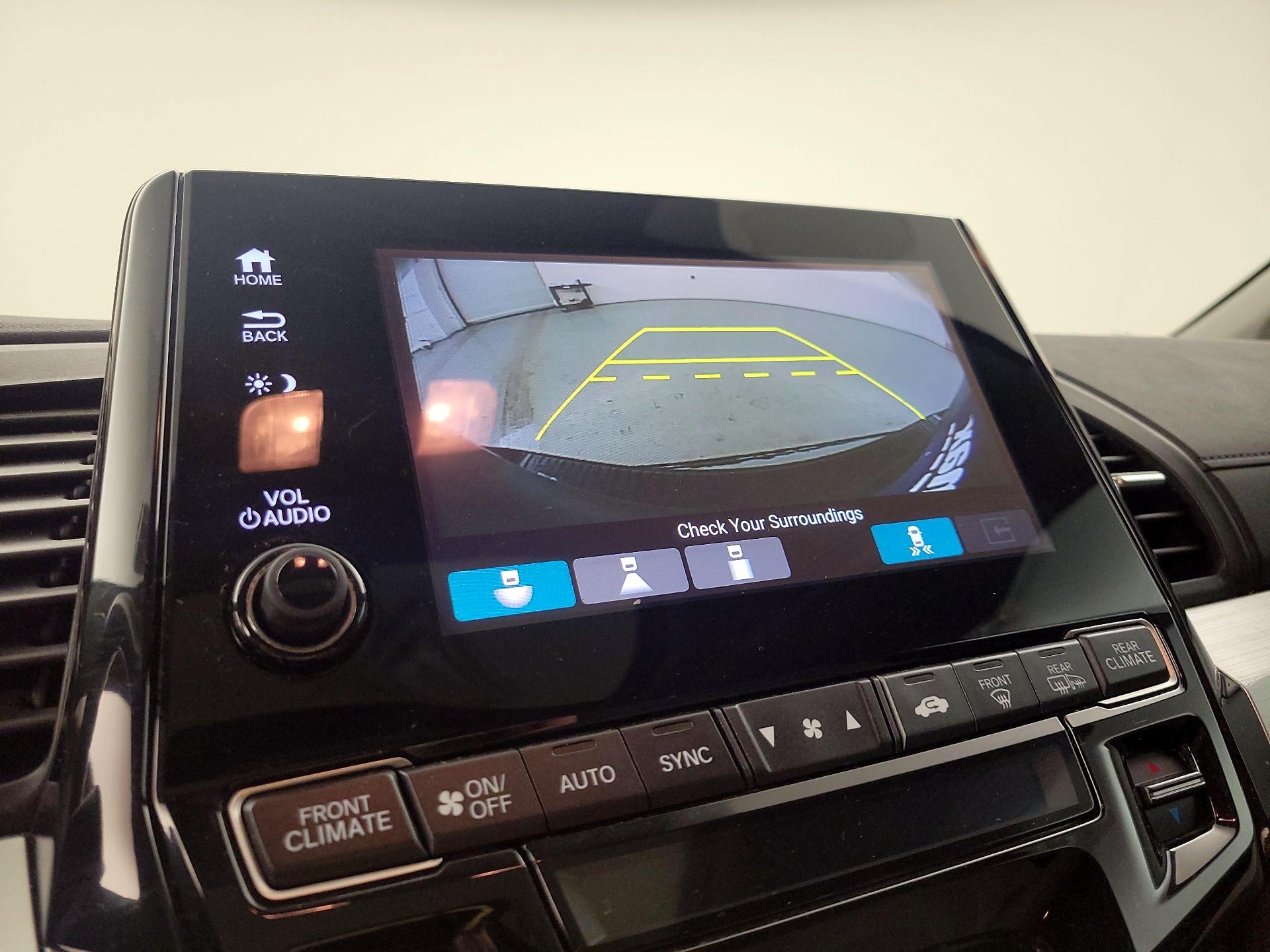 Thumbnail: 2018 Honda Odyssey - 15