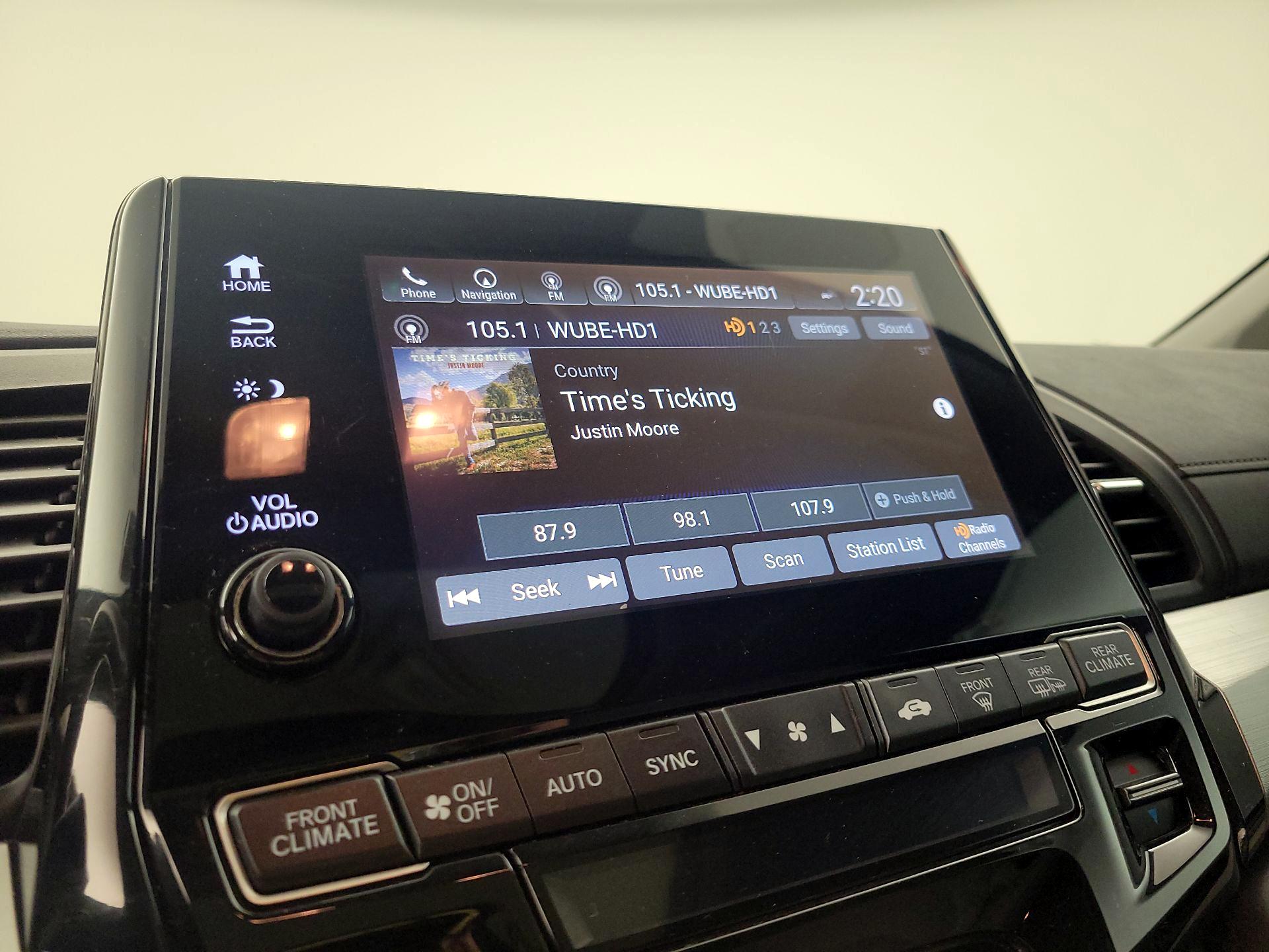 Thumbnail: 2018 Honda Odyssey - 16