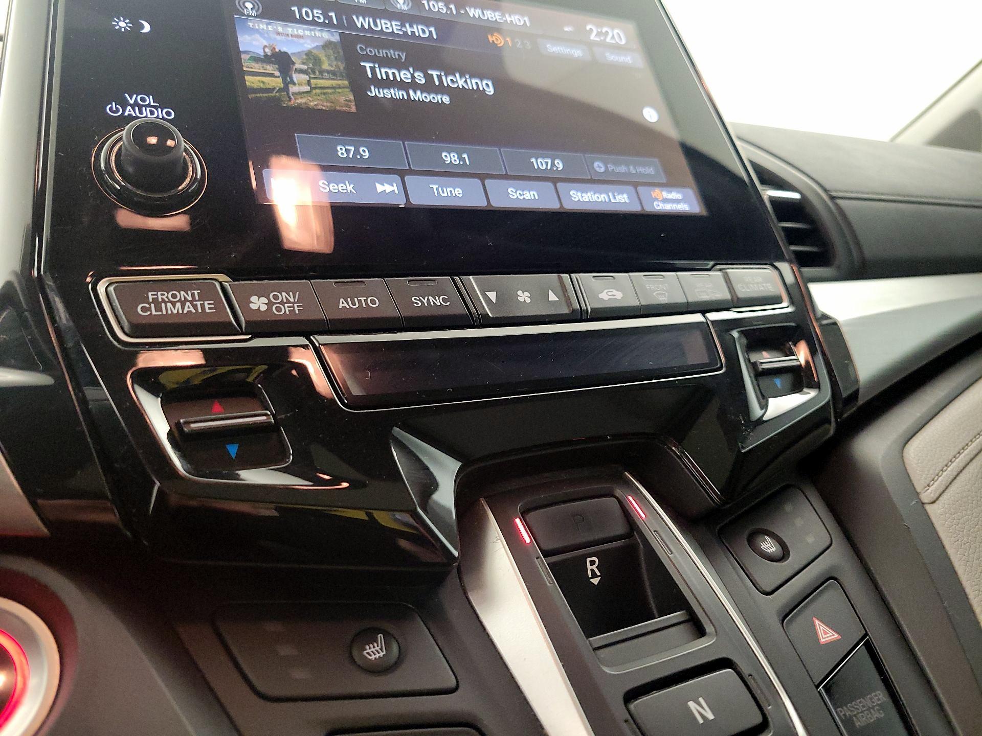 Thumbnail: 2018 Honda Odyssey - 17