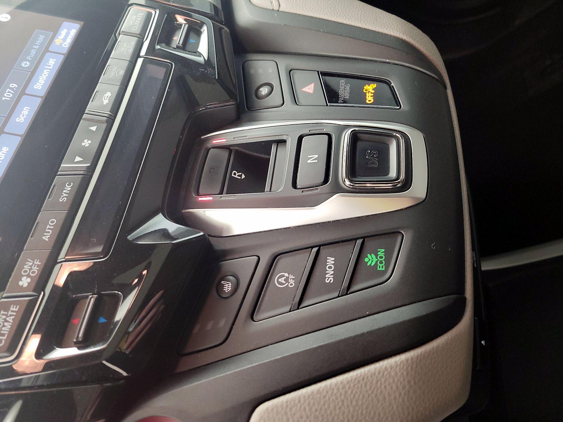 Thumbnail: 2018 Honda Odyssey - 18