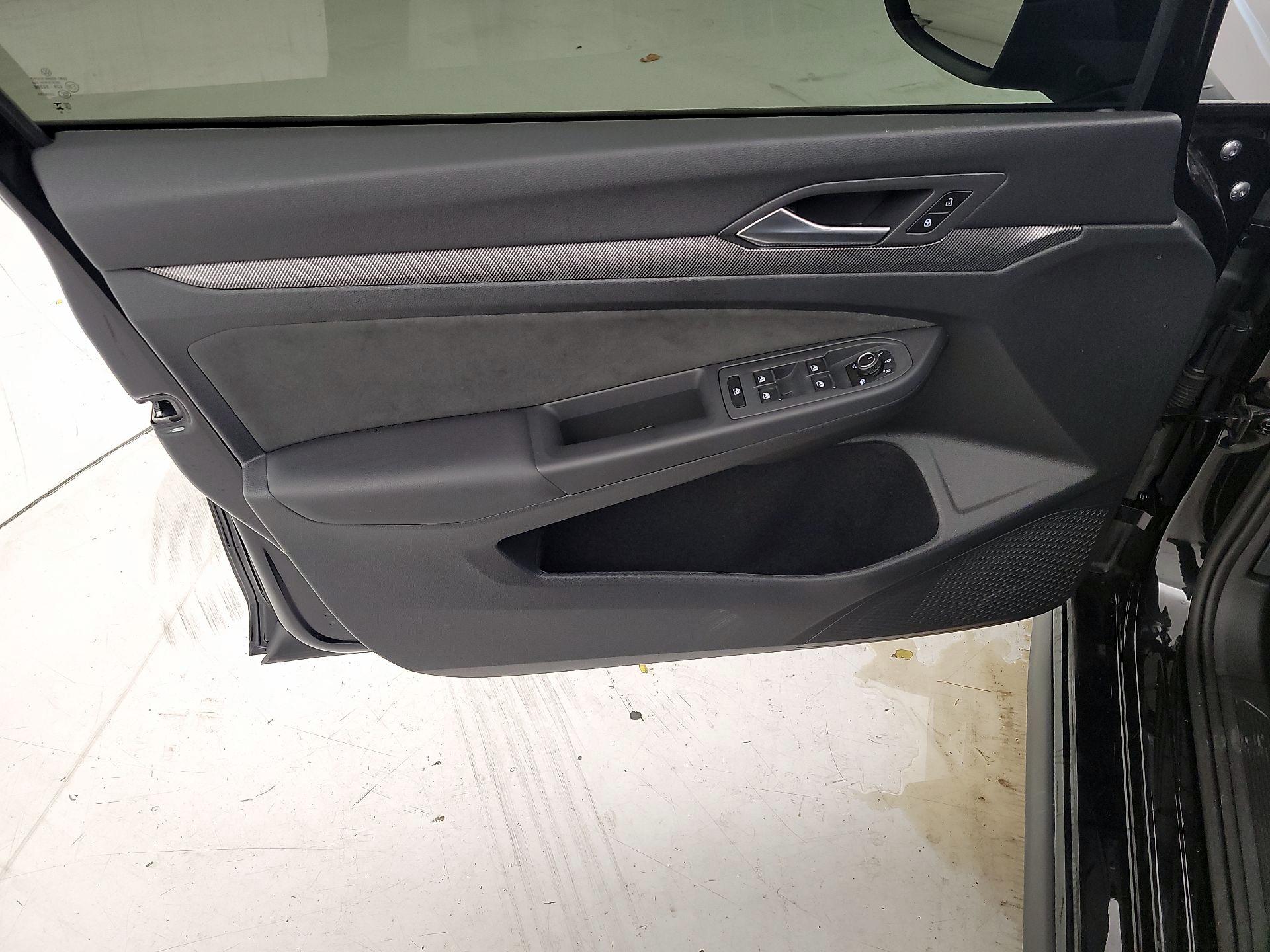 Thumbnail: 2025 Volkswagen Golf - 12