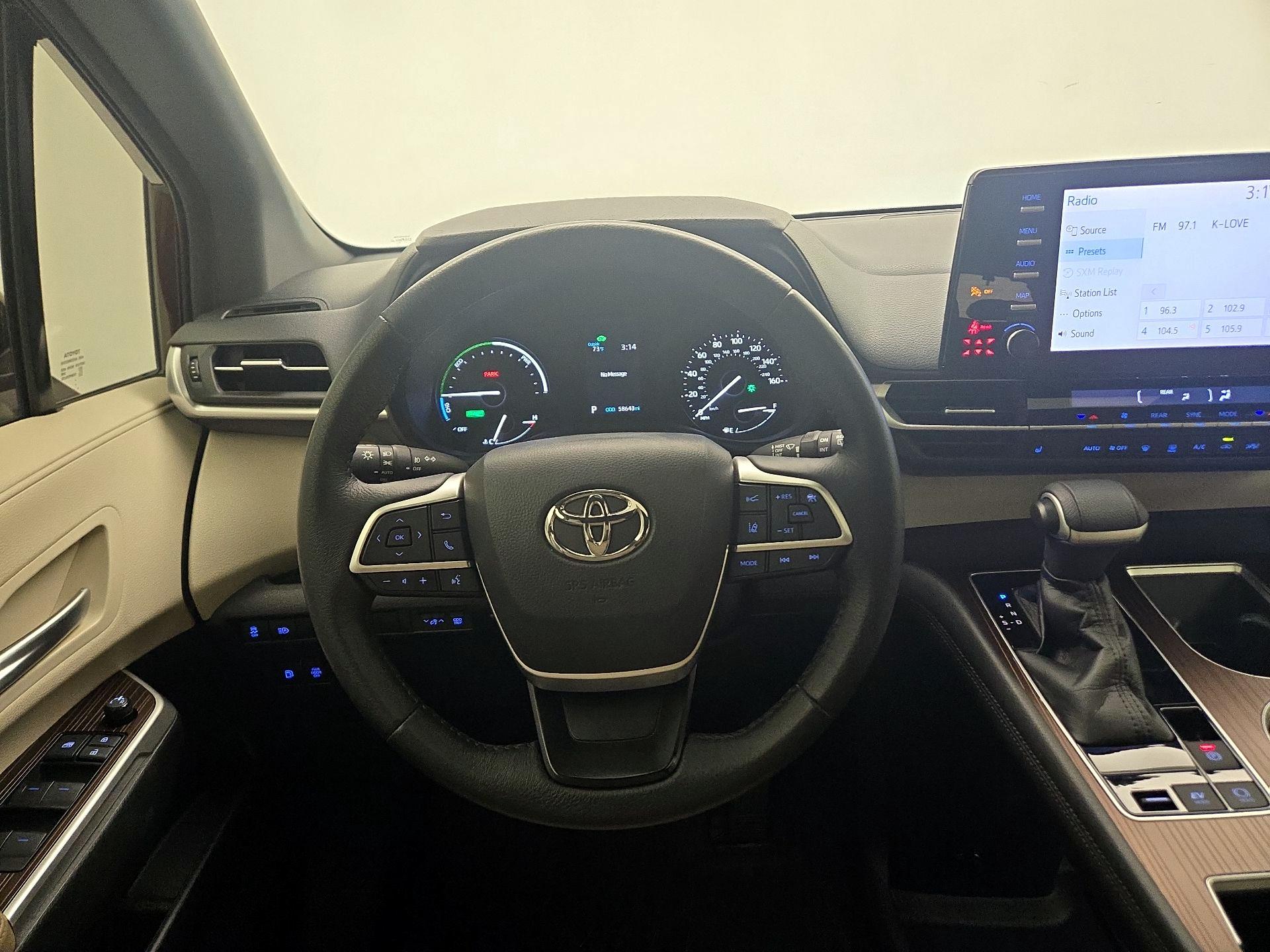 Thumbnail: 2021 Toyota Sienna - 10