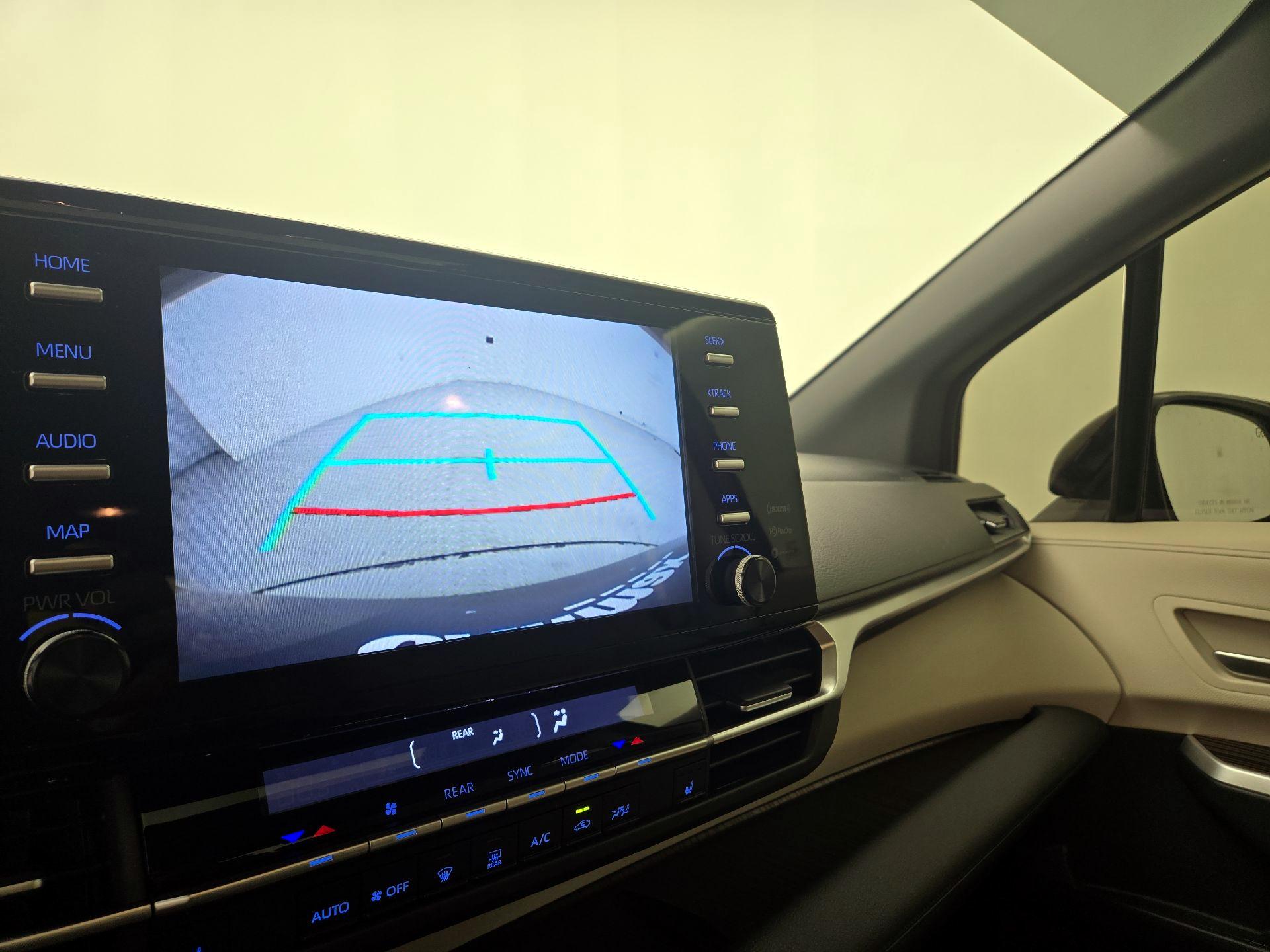 Thumbnail: 2021 Toyota Sienna - 14