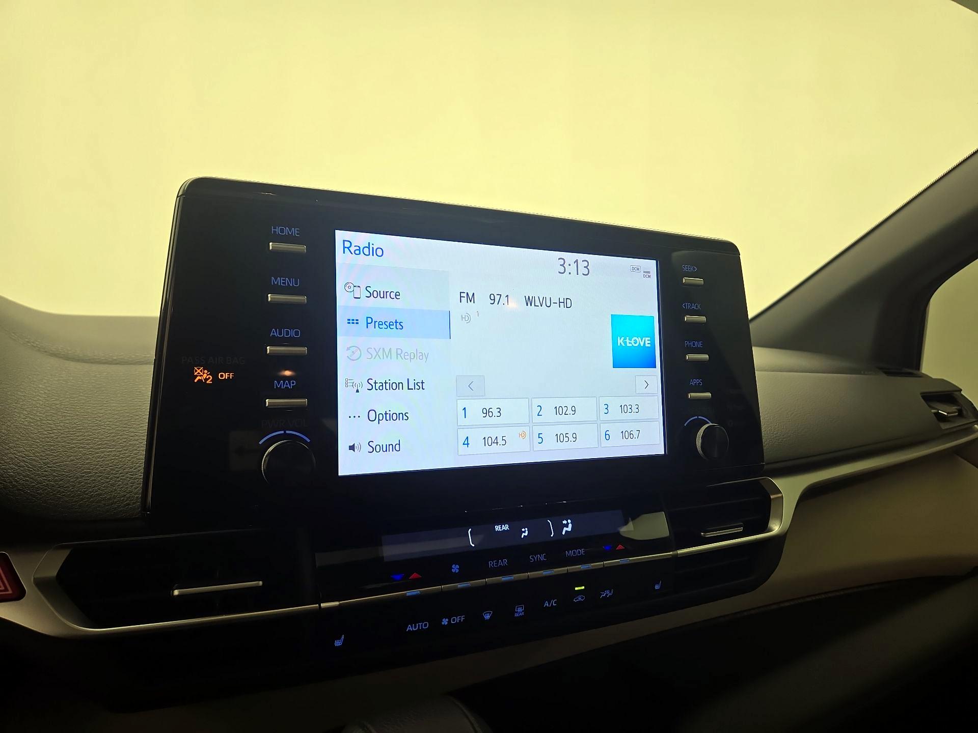 Thumbnail: 2021 Toyota Sienna - 15