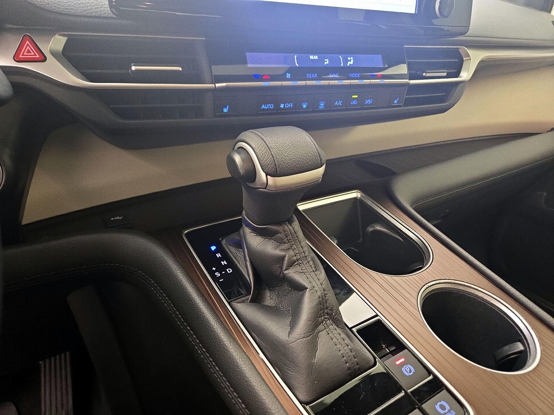 Thumbnail: 2021 Toyota Sienna - 17