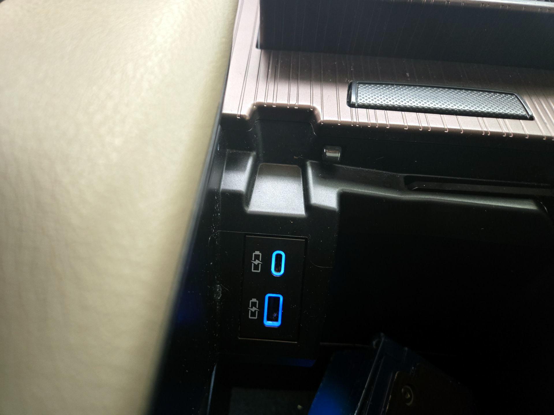 Thumbnail: 2021 Toyota Sienna - 18