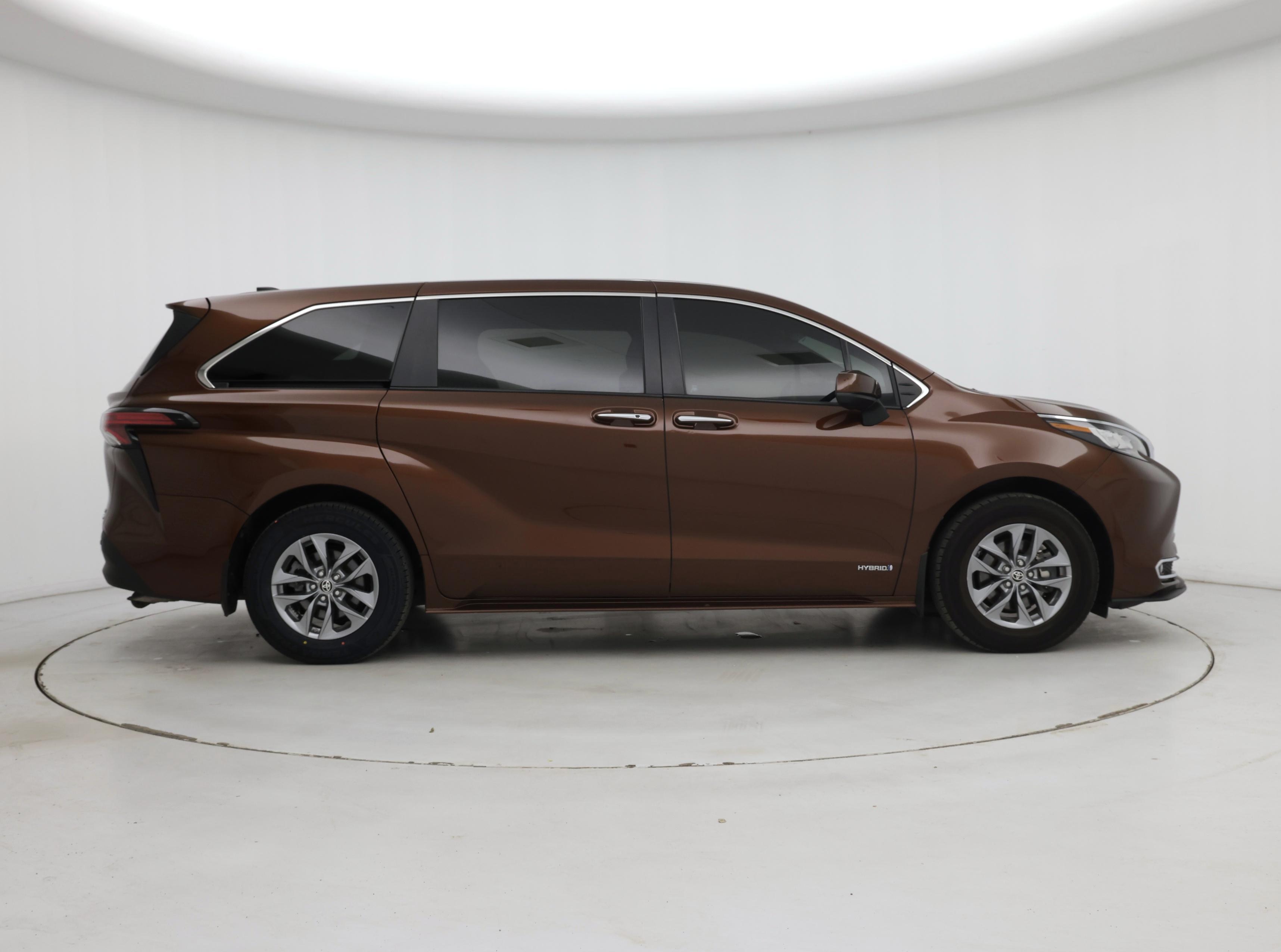 Thumbnail: 2021 Toyota Sienna - 7