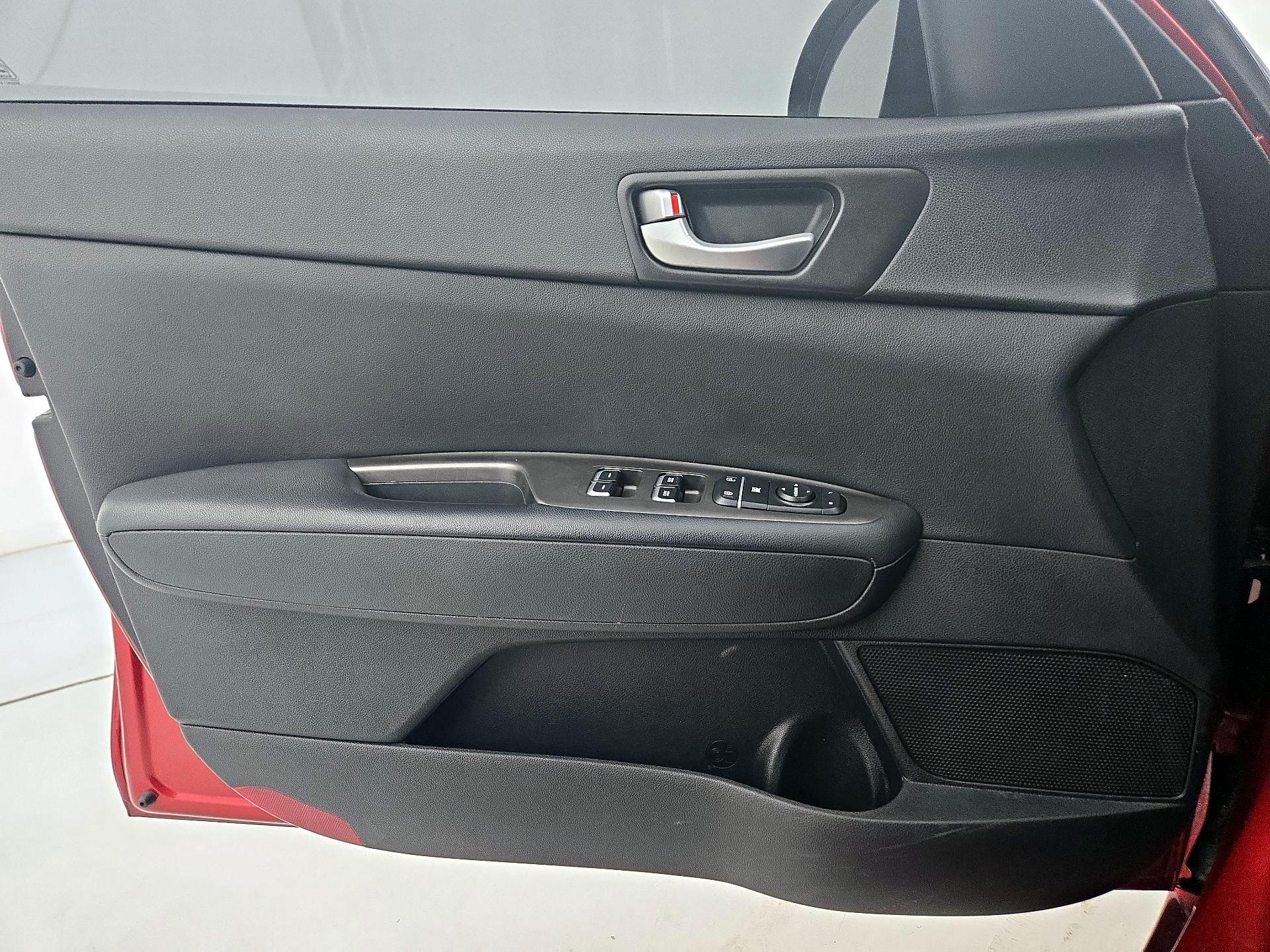 Thumbnail: 2019 Kia Optima - 12