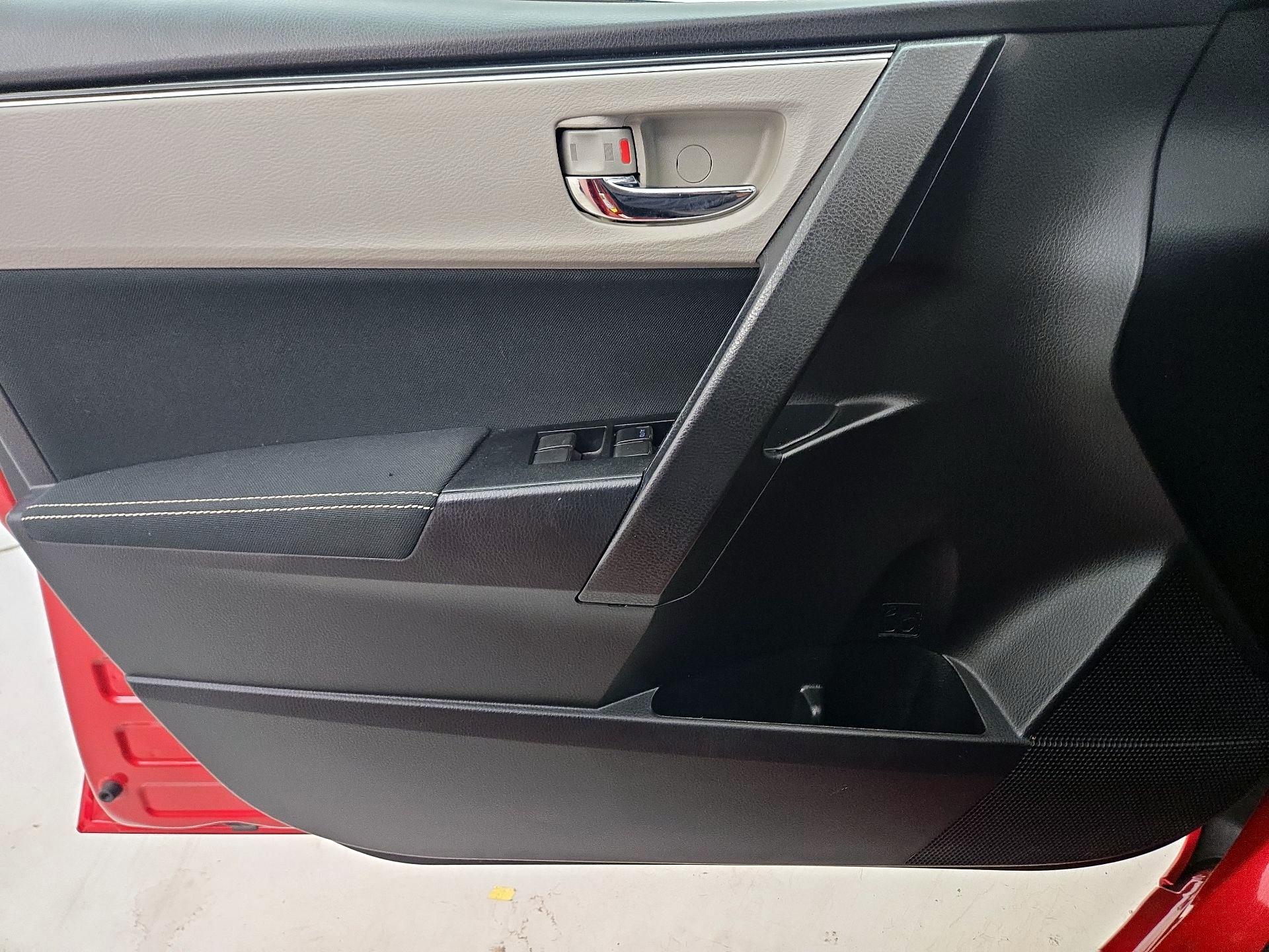 Thumbnail: 2017 Toyota Corolla - 12