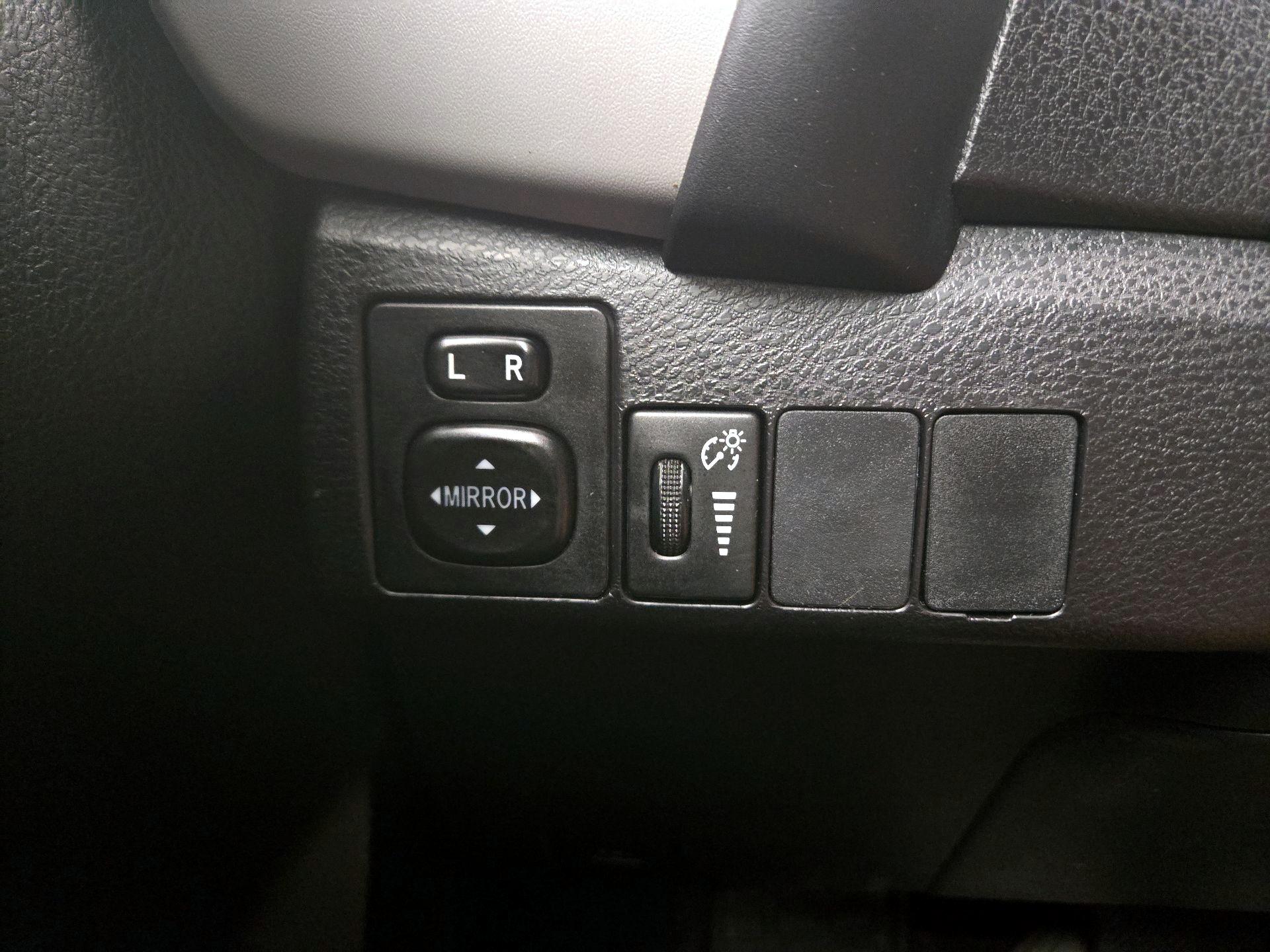 Thumbnail: 2017 Toyota Corolla - 13